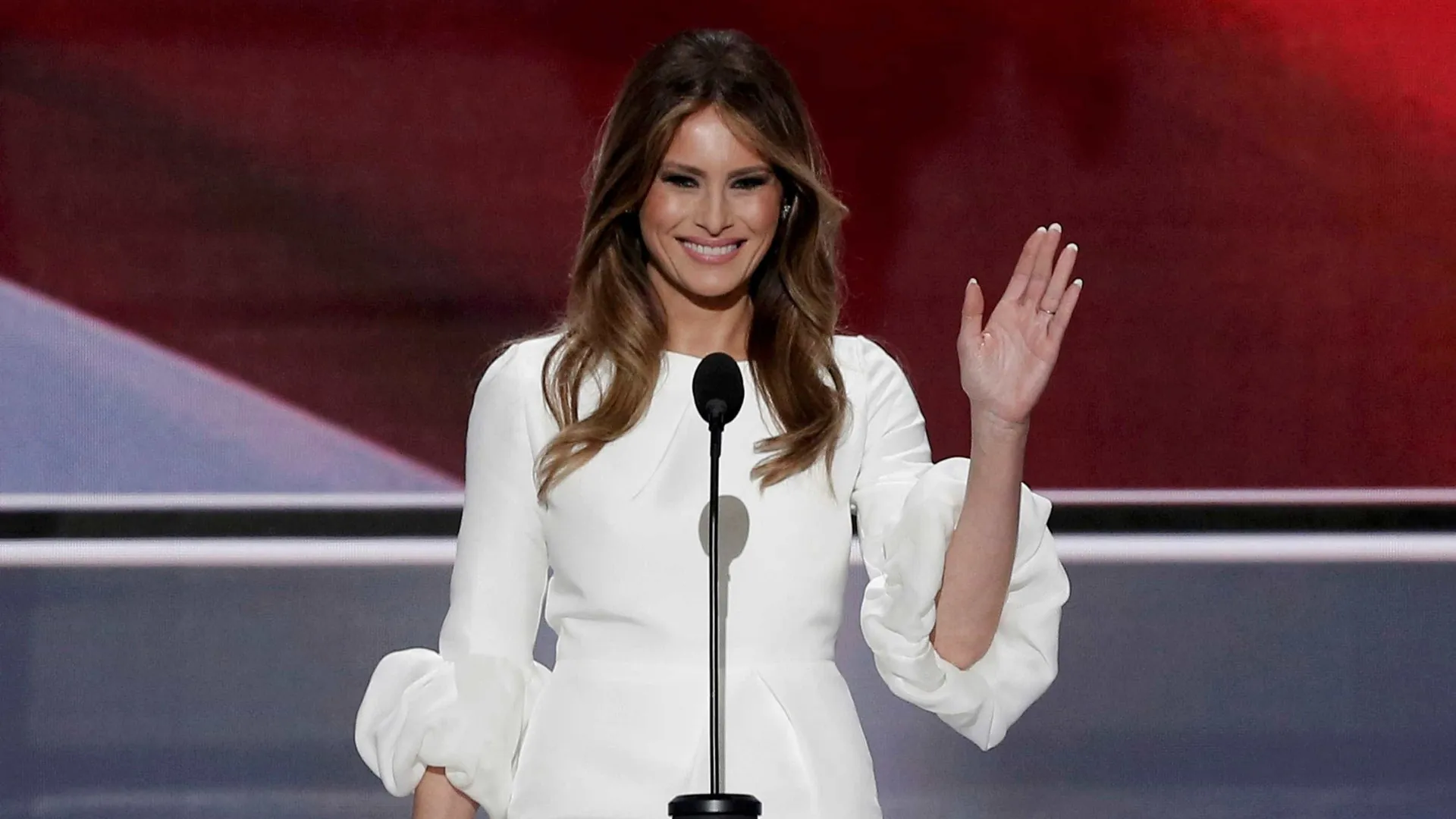 
                    Melania Trump na capa da Vanity Fair? Funcionários ameaçaram despedir-se
                