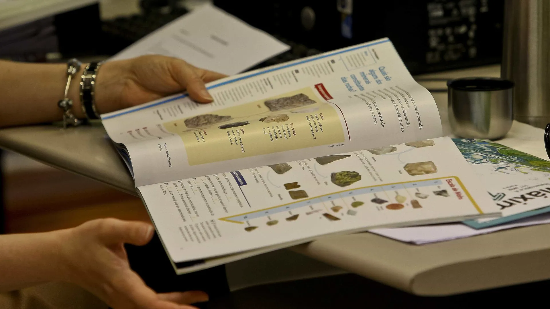 
                    Governo aprova dois milhões para licenças digitais de manuais gratuitos
                