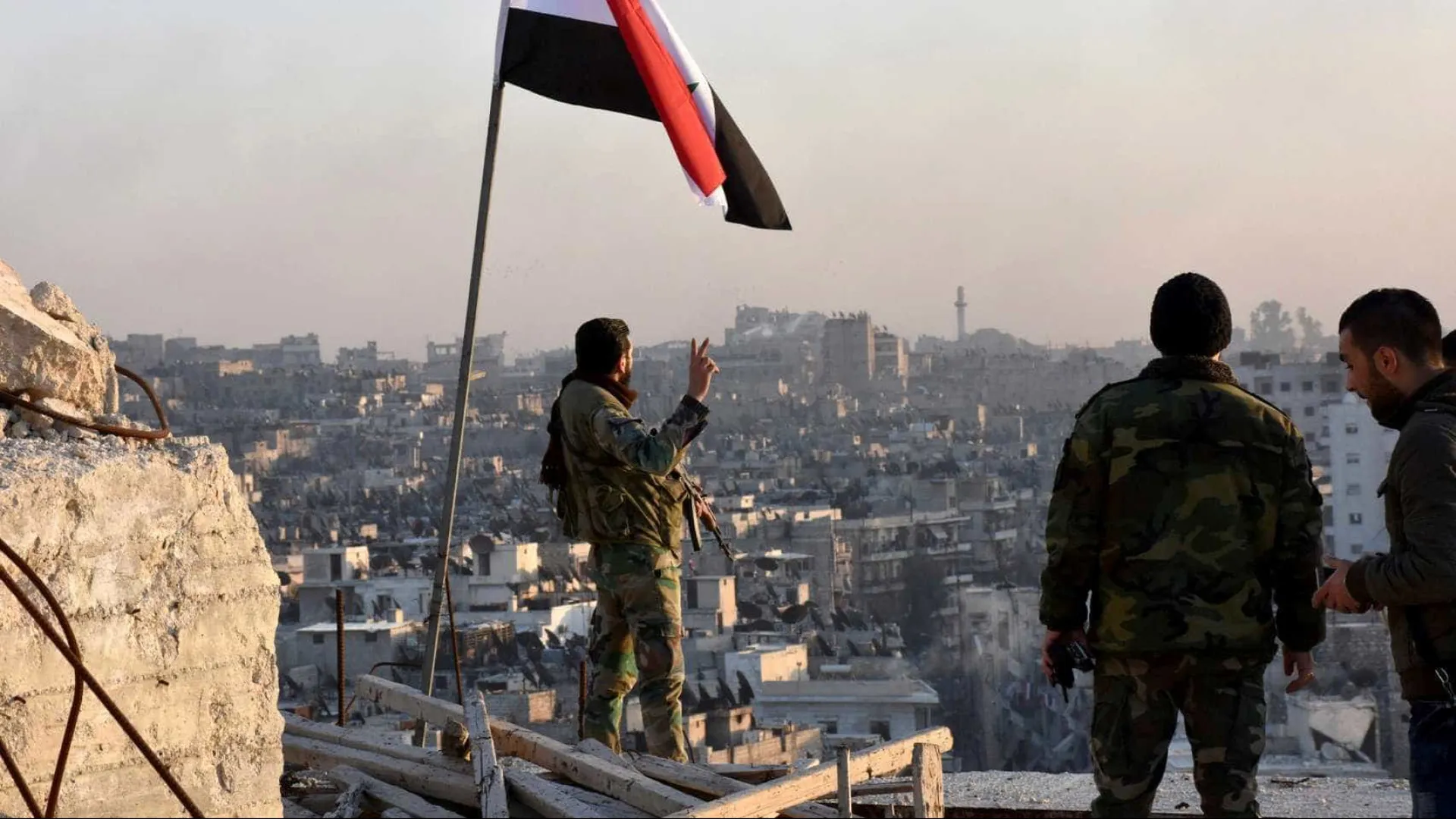 
                    Coligação avança com detenções na Síria após morte de 3 norte-americanos
                