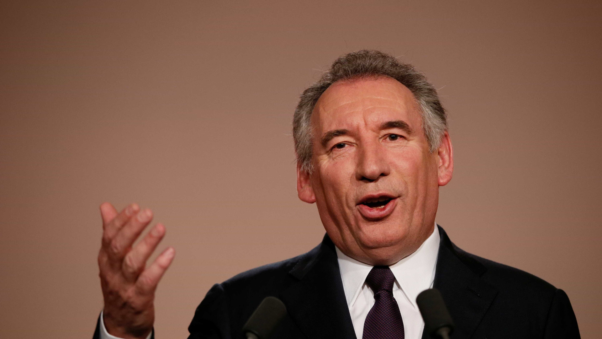 Primeiro-ministro francês acredita que guerra pode acontecer na Europa