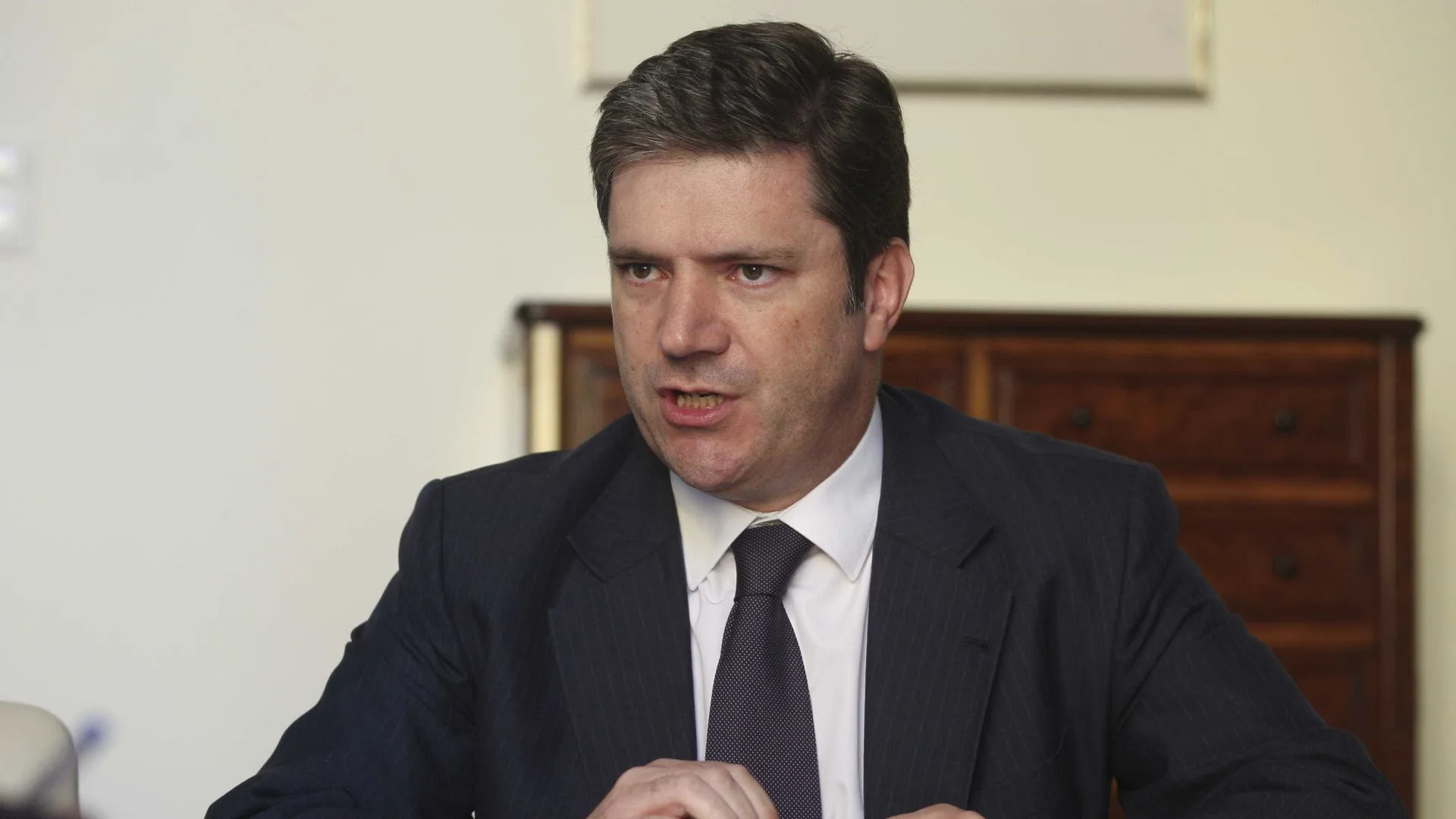 
                    CDS diz que Costa meteu férias após fogos de 2017, PS fala em 