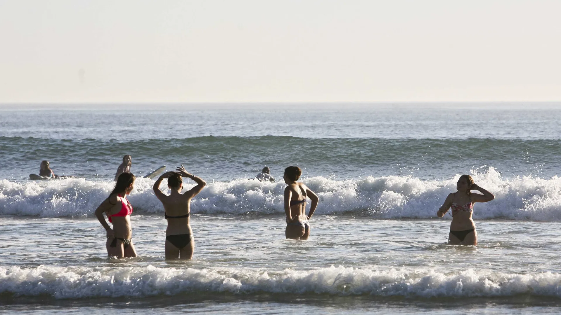 
                    Levantado desaconselhamento de ida a banhos na praia de Matosinhos
                