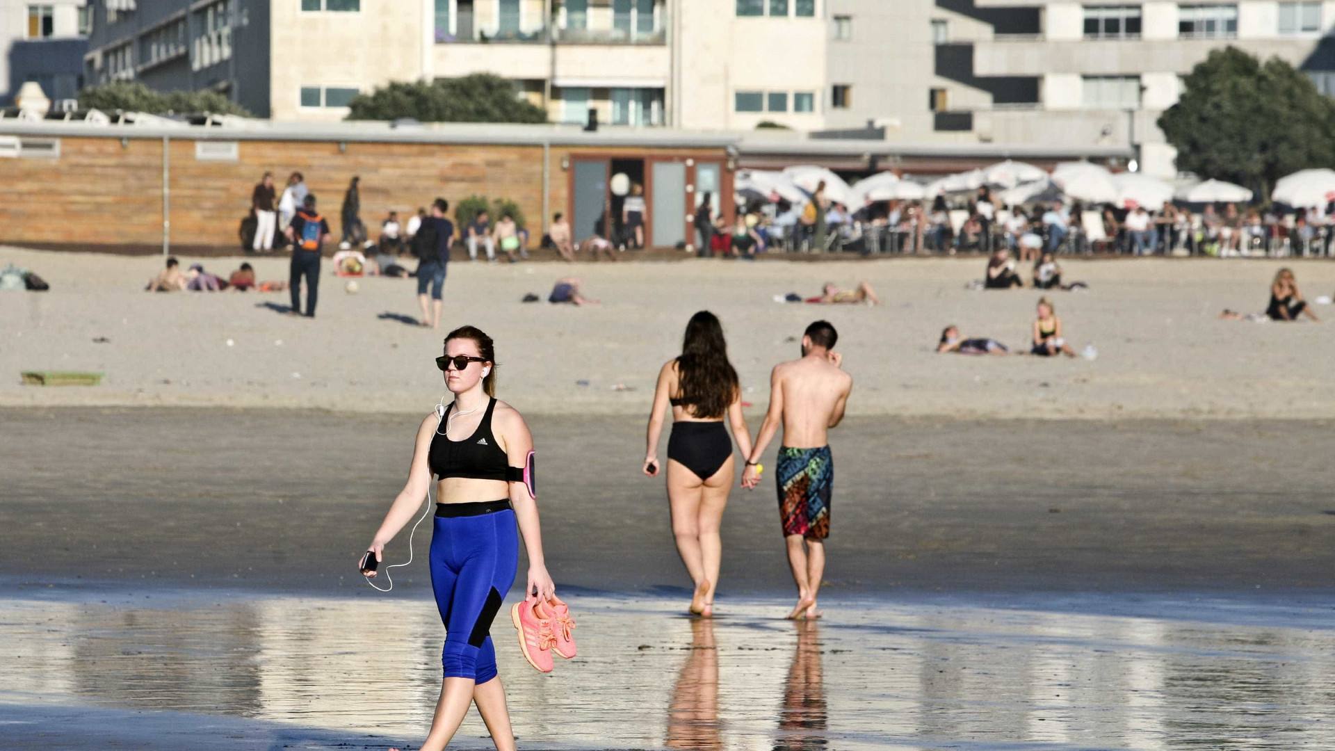 Banhos interditados na praia de Matosinhos devido a contaminação