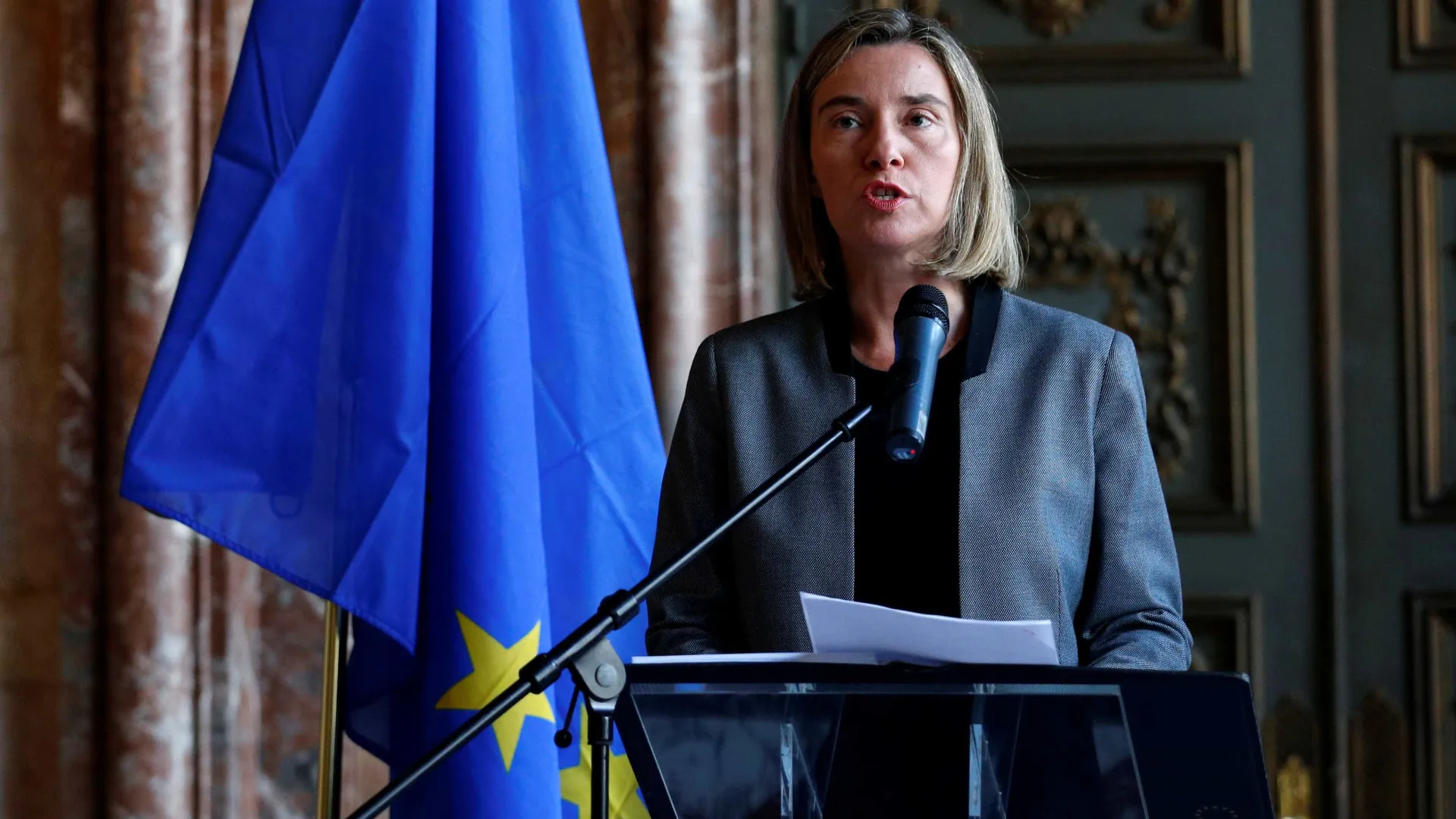 
                    Procuradoria confirma detenção de Mogherini por suspeita de fraude
                