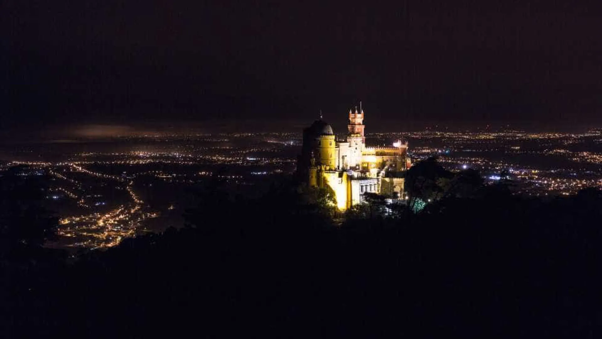 
                    Antigo diretor do Palácio da Pena José Martins Carneiro morre aos 73 anos
                