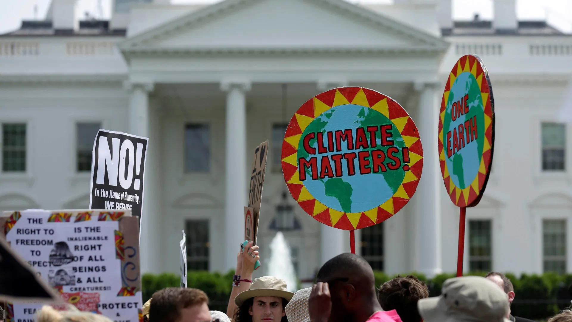 
                    Assinado há 10 anos: Acordo de Paris, entre o entusiasmo e falta de ação
                