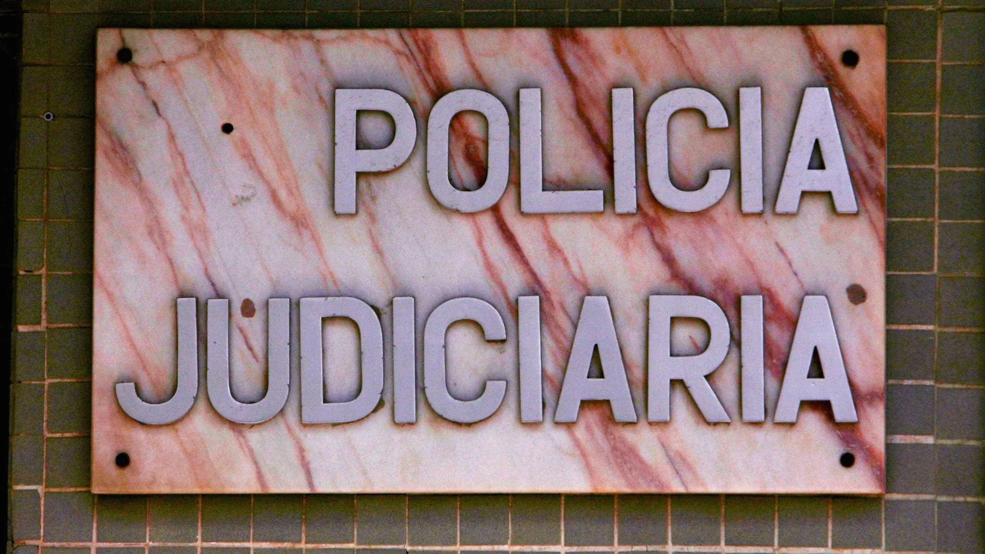 
                    Detido suspeito de atear fogo em Beja com isqueiro. Bombeiro 