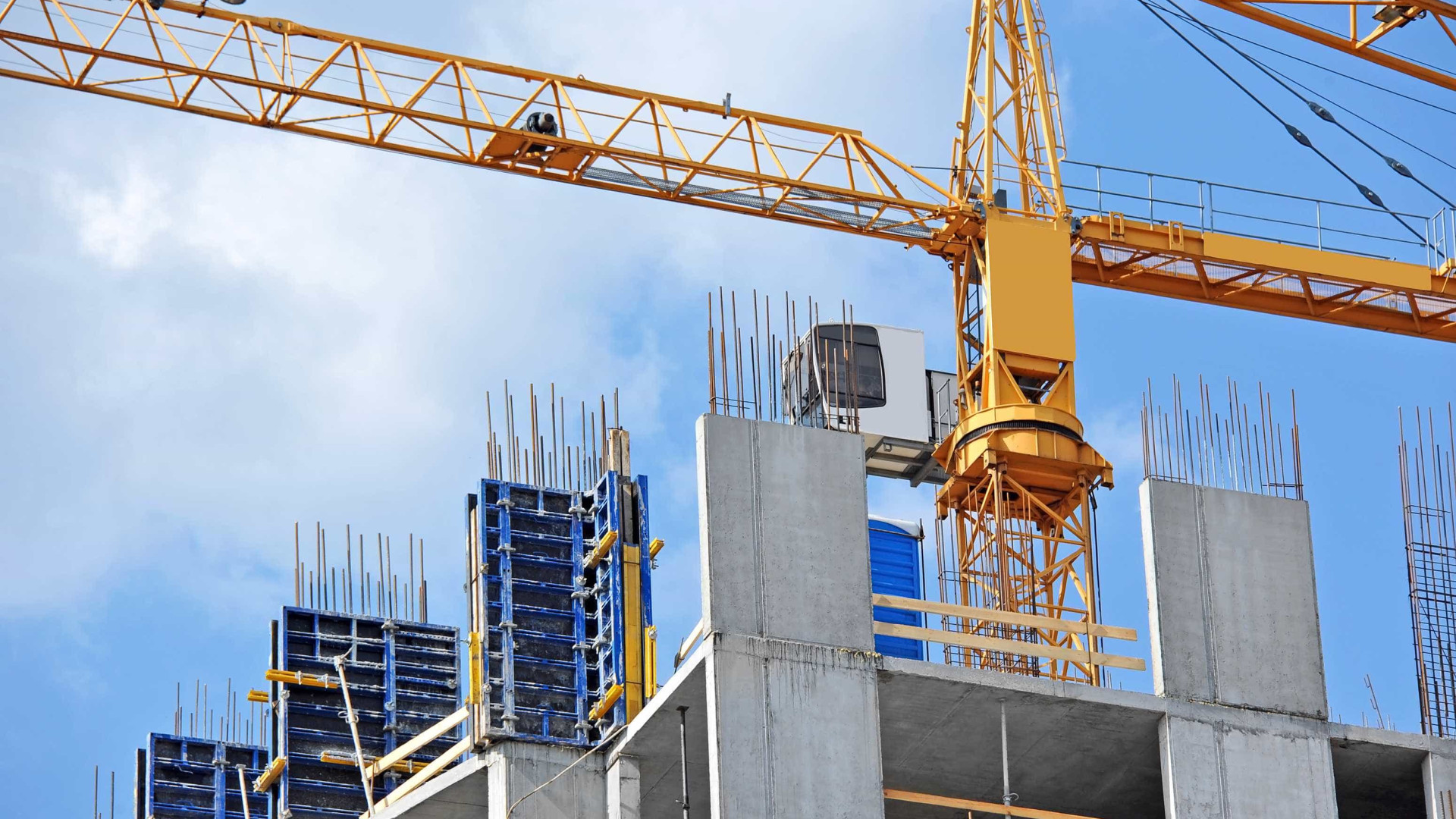 Produção na construção cresceu 1,3% em março