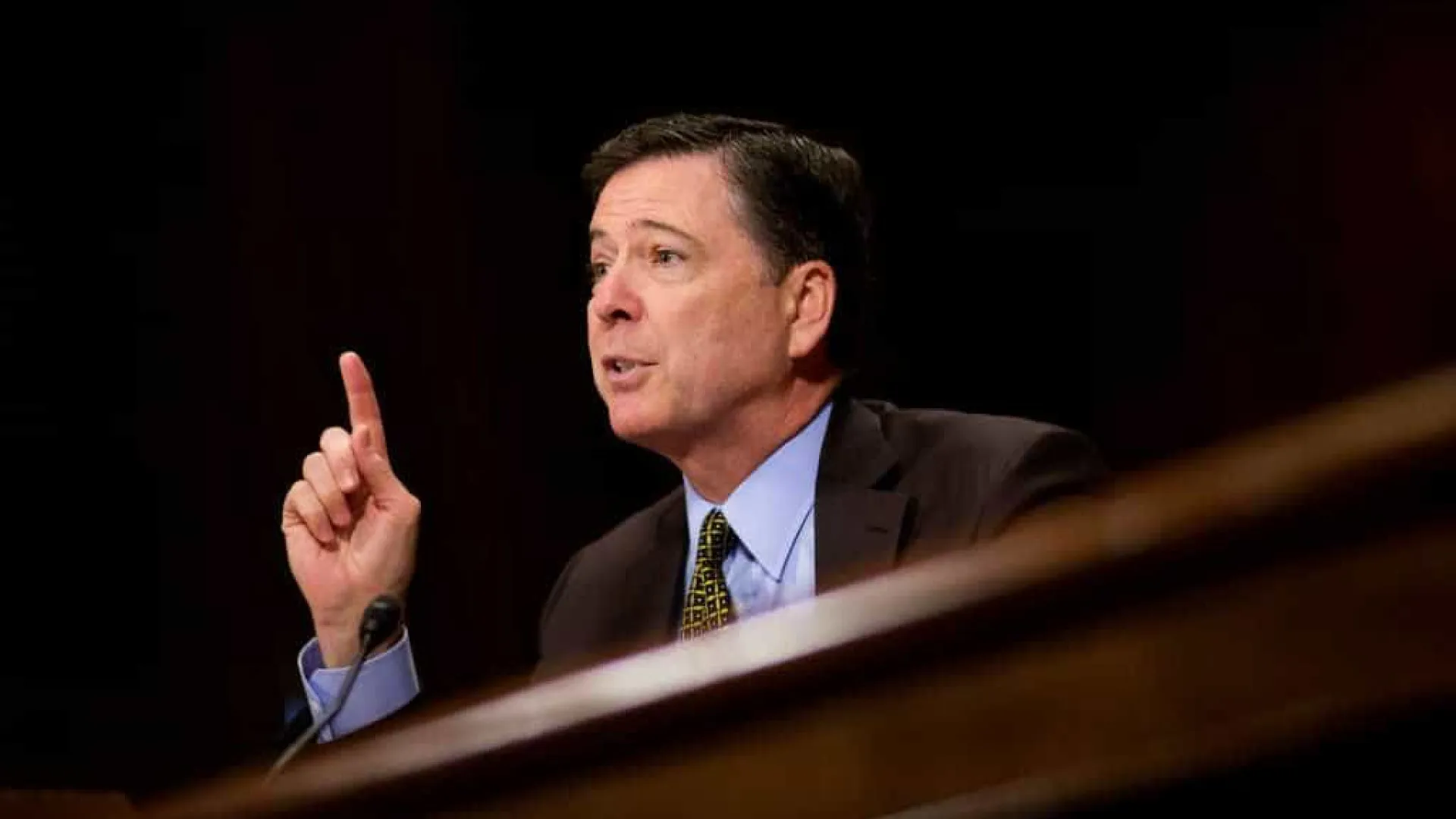 
                    Ex-diretor do FBI pede retirada de acusações motivadas por 