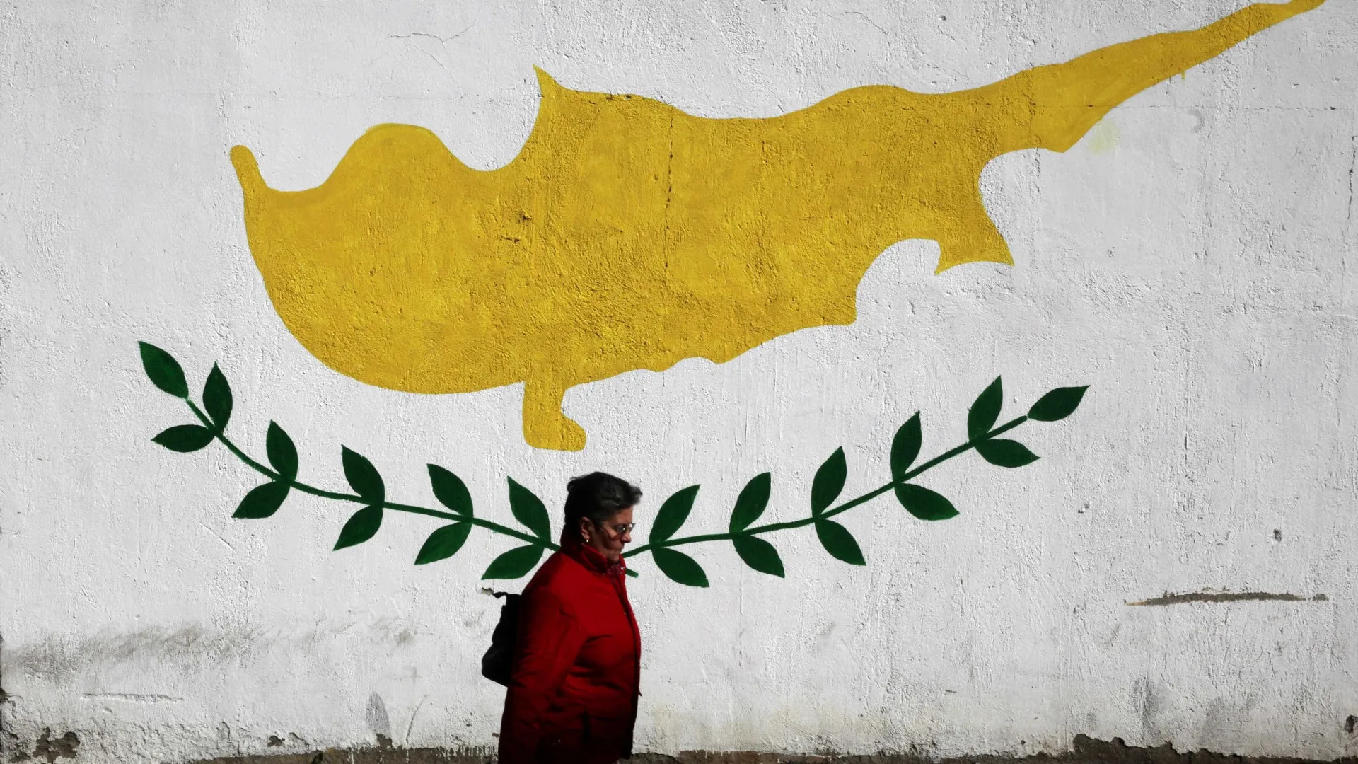 Irão: França vai enviar sistema de defesa e uma fragata para Chipre