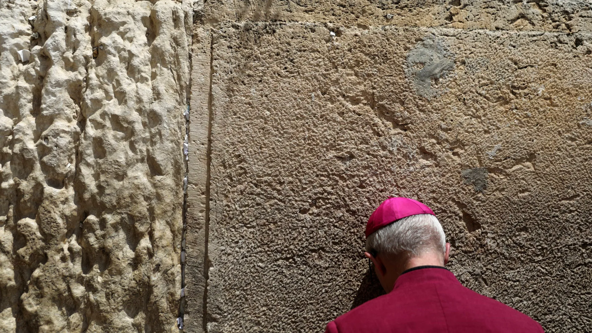 
                    Abusos na Igreja: Vítimas denunciam 