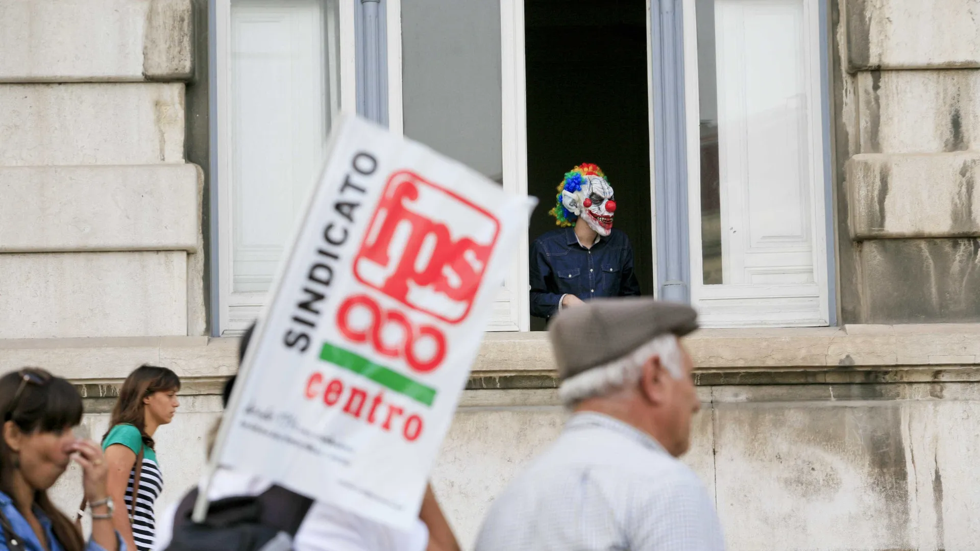 
                    Sindicatos admitem aumentar contestação se Governo não aproximar posições
                