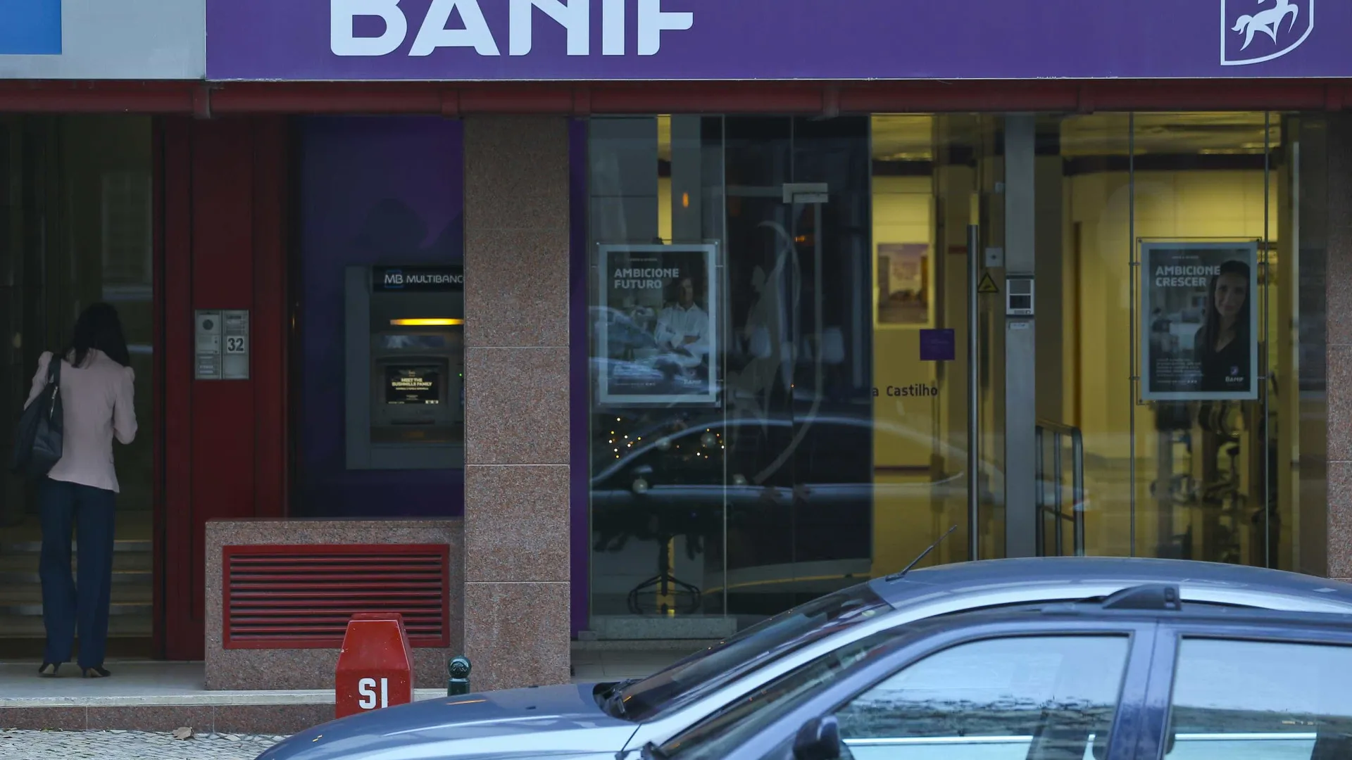 
                    Lesados do Banif pedem reunião a Montenegro: 