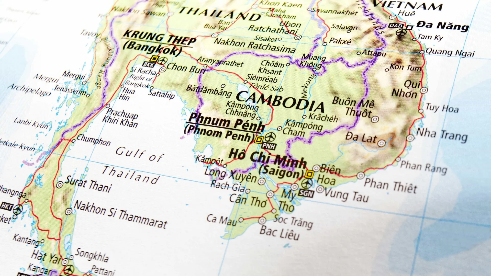 
                    Camboja liquida banco de magnata chinês detido por liderar rede de burlas
                