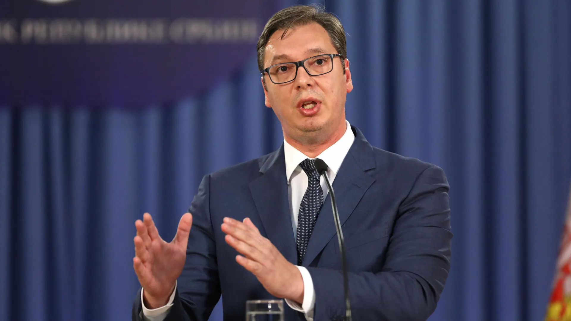 
                    Presidente da Sérvia denuncia 