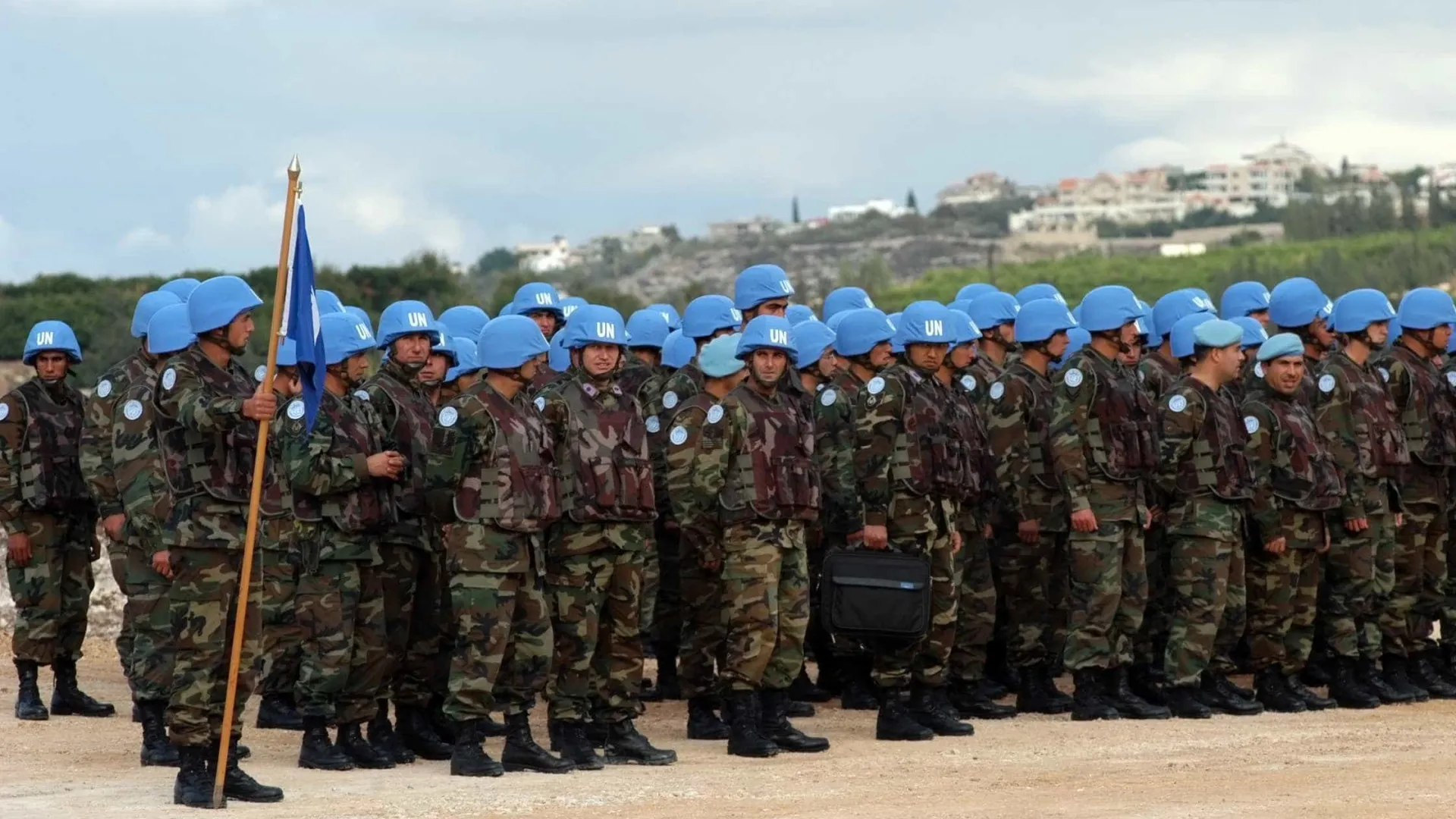 
                    Líbano: ONU quer retirar 'capacetes azuis' até meados de 2027
                