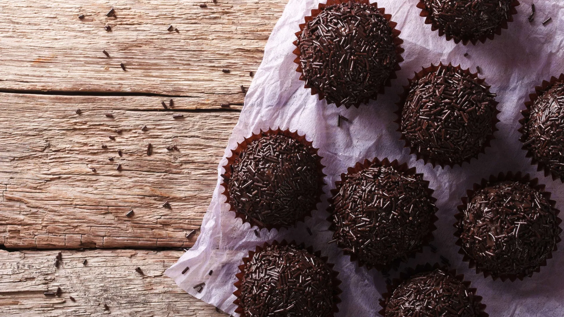 
                    Vem aí o bombom de chocolate (com coração de queijo de ovelha)
                