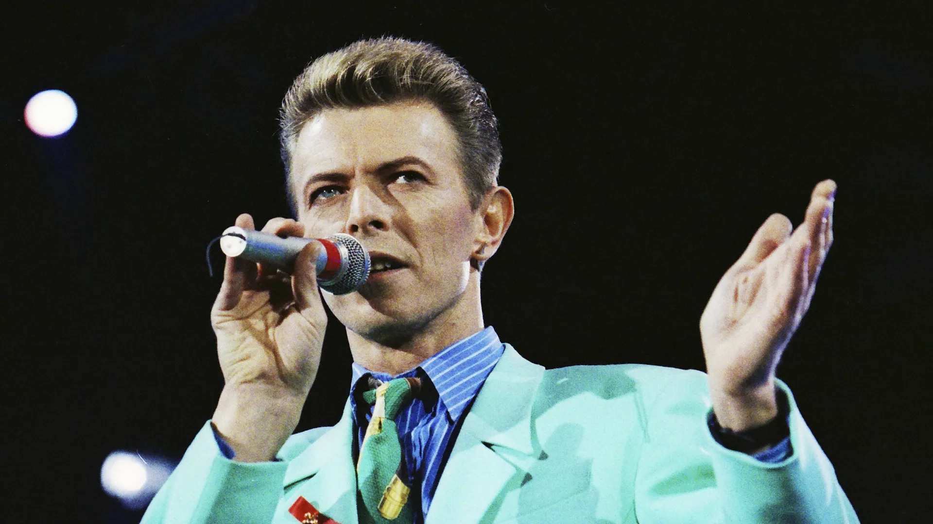 
                    Casa onde cresceu David Bowie vai ser recuperada e acessível ao público
                