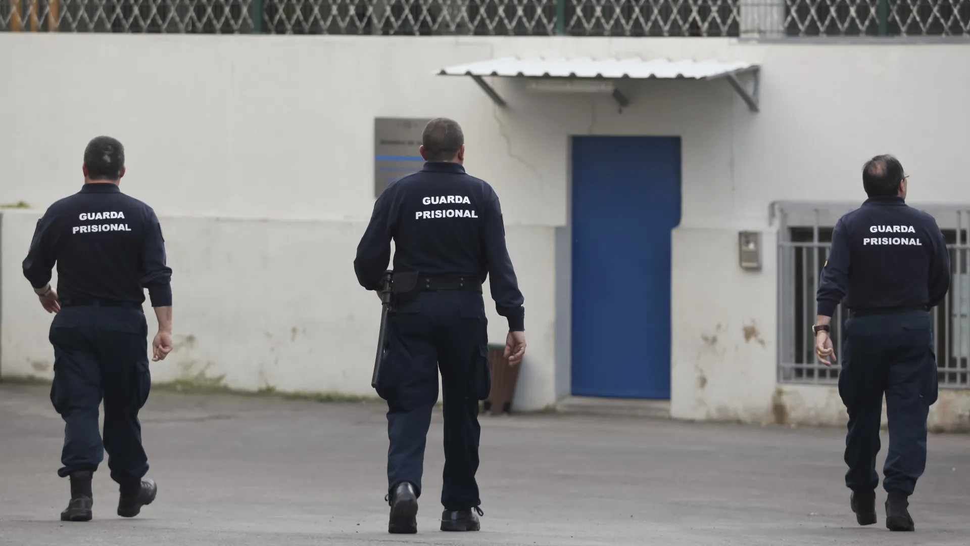 
                    Guardas prisionais ameaçam aderir a greve geral 
