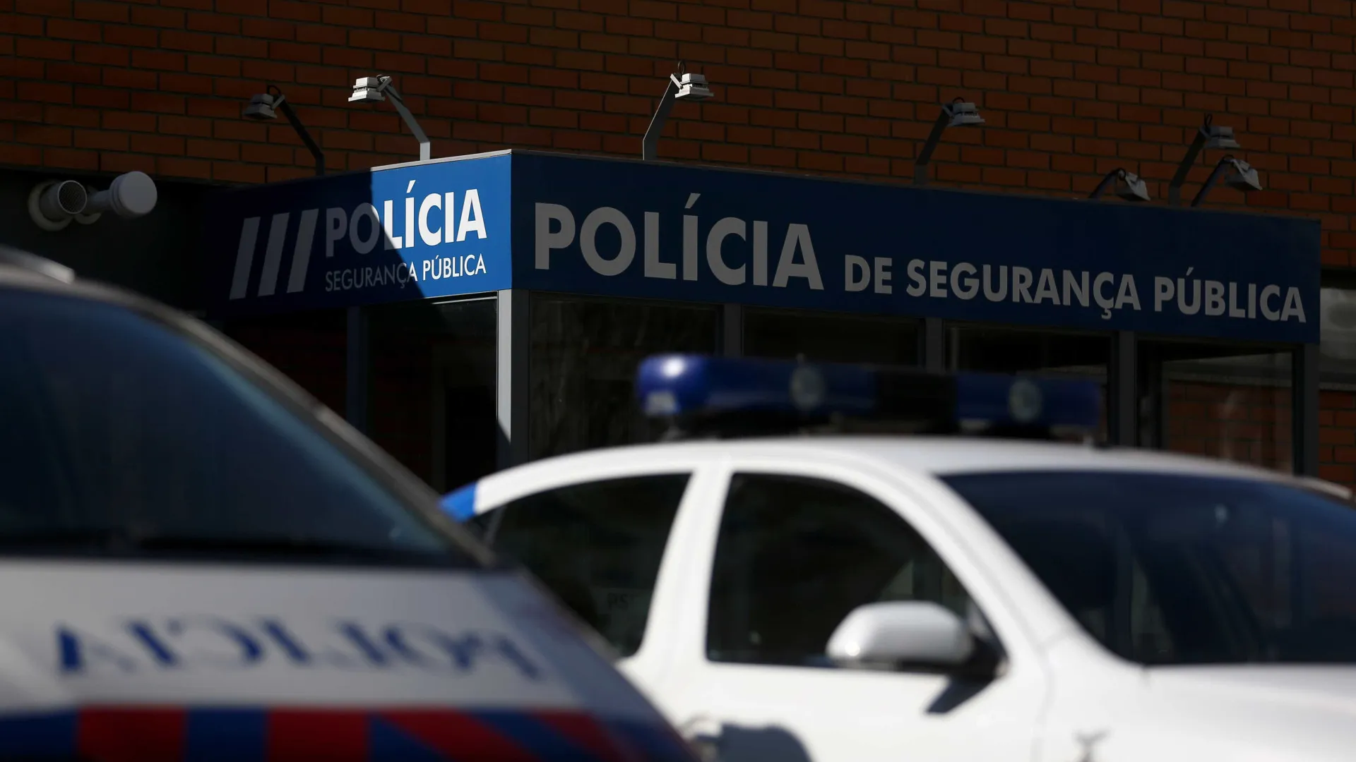 
                    PSP detém duas traficantes de droga para cumprimento de 6 anos de pena
                