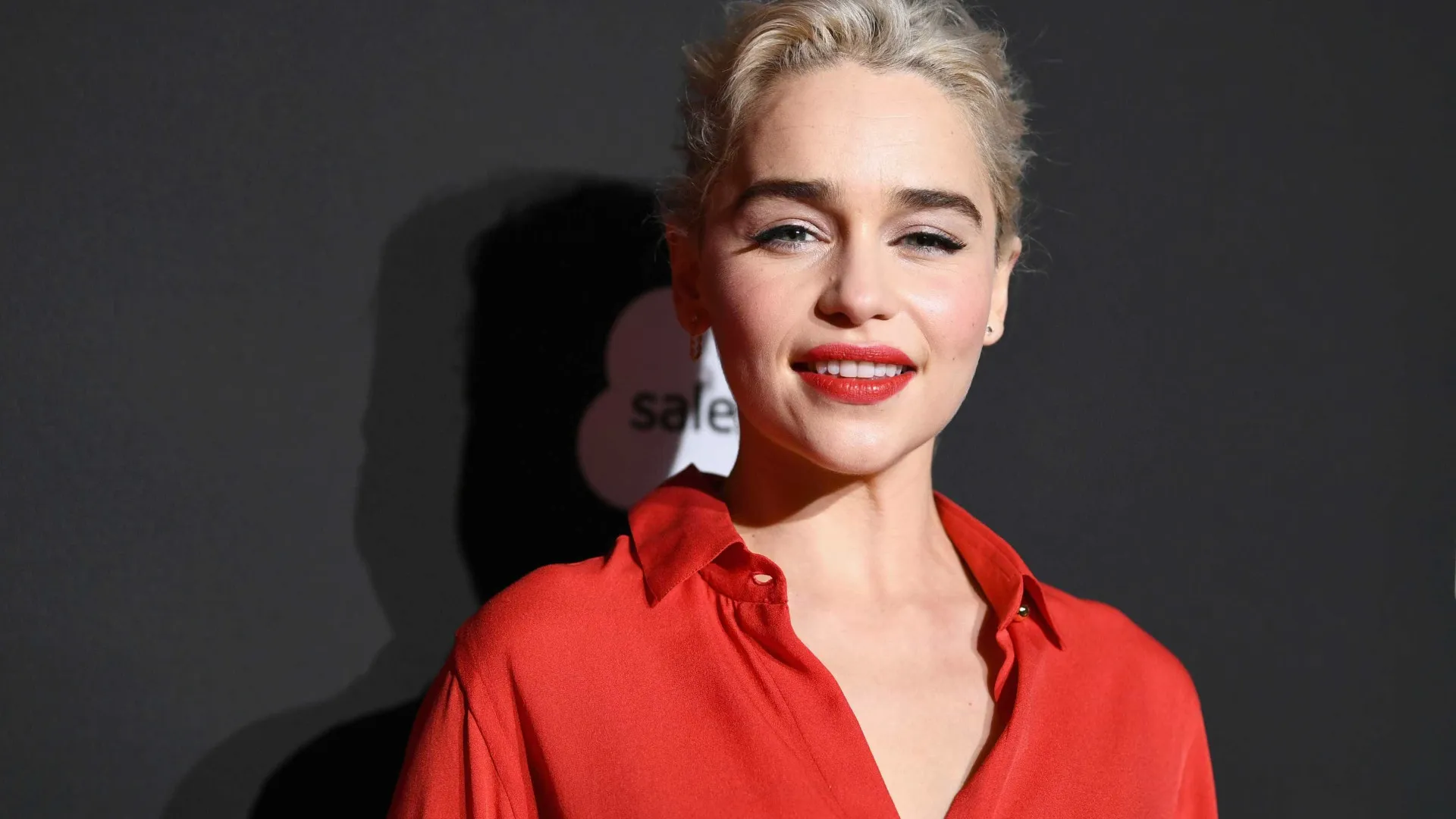 Emilia Clarke: Os looks que marcaram o estilo da atriz
