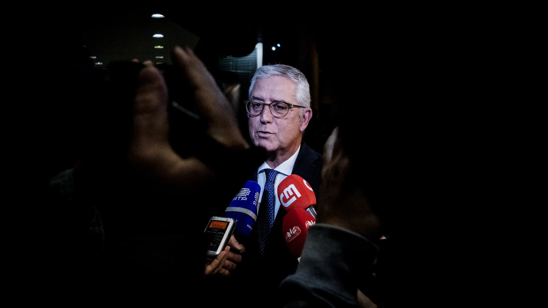 Mendes "não tem perfil de Presidente". Ventura não tem sentido de Estado