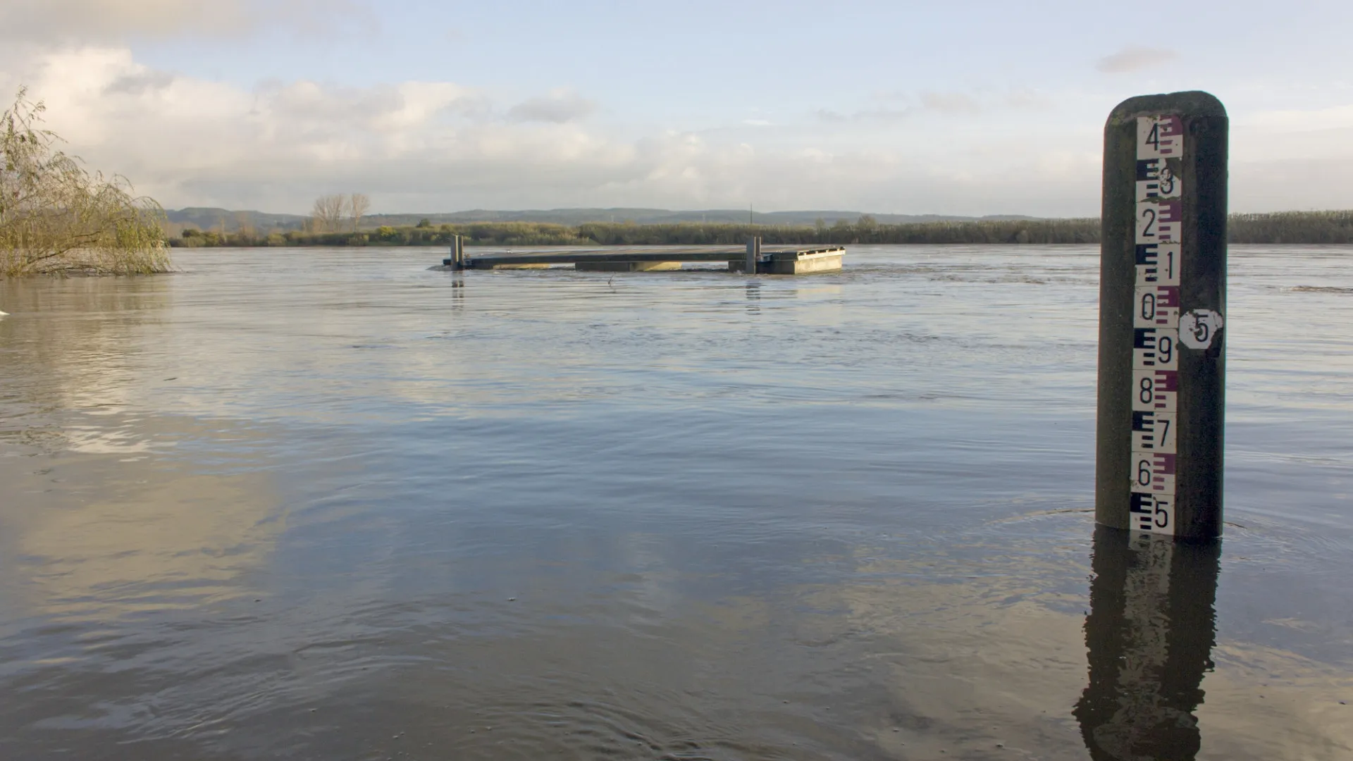 
                    Quantidade de água armazenada nas bacias é superior à média exceto no sul
                