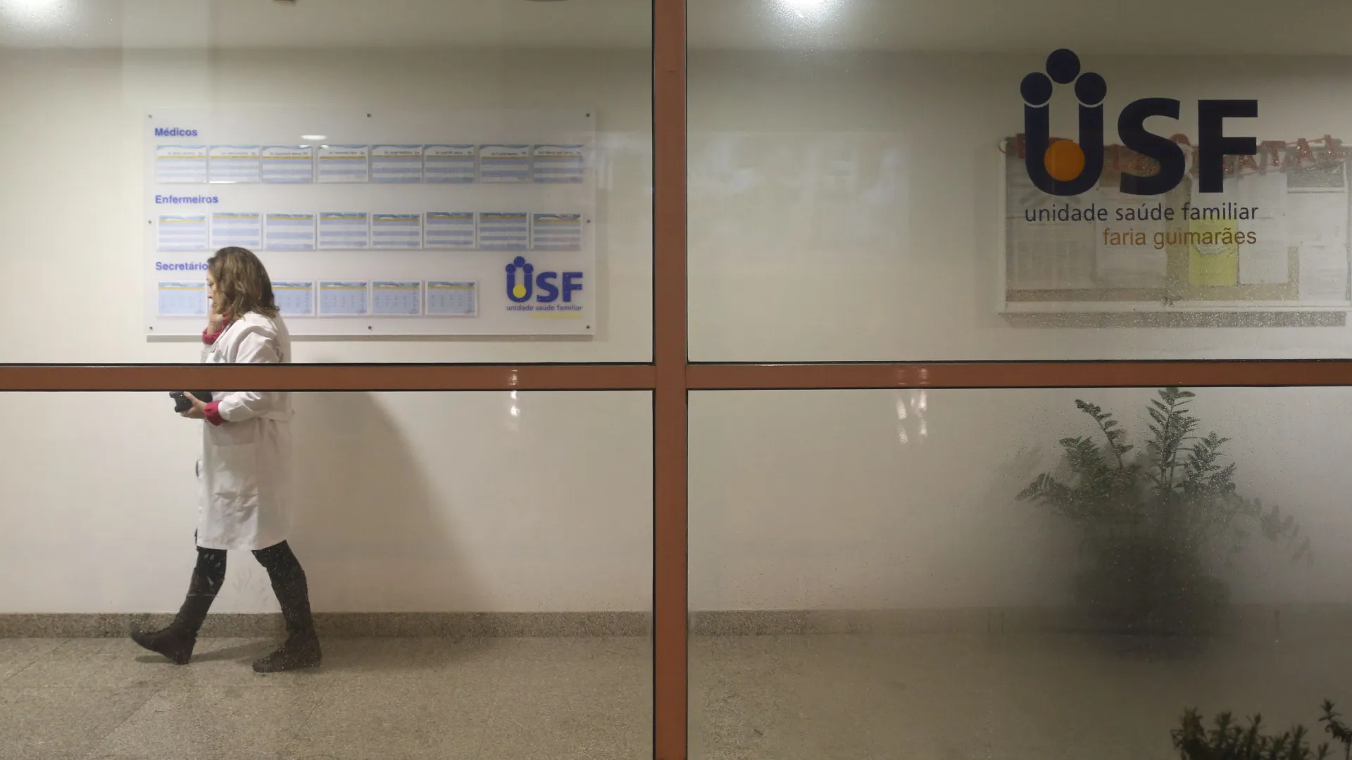 
                    Integração de cuidados no SNS melhorou, mas há 