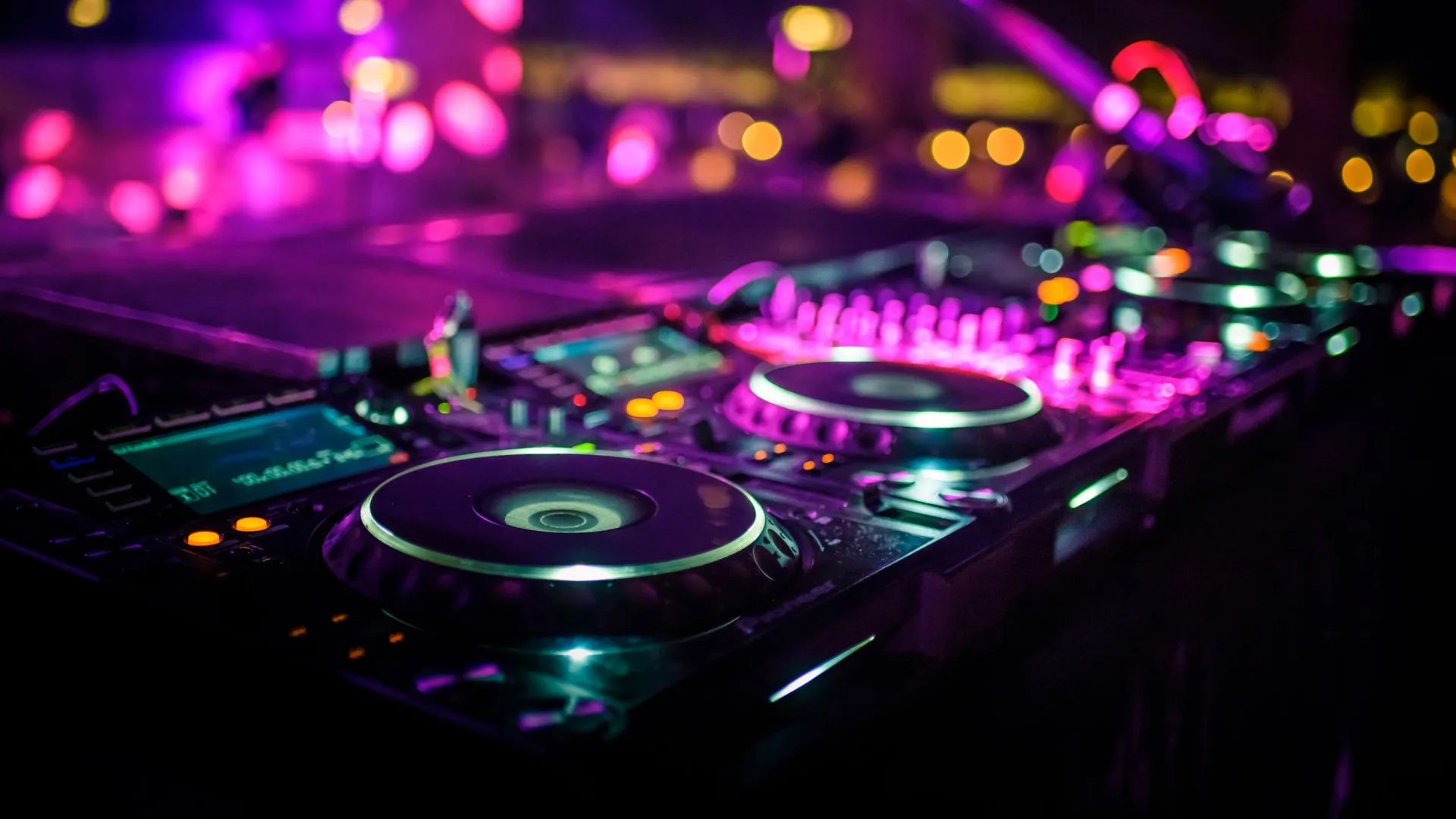 
                    Tenta matar adolescente junto a discoteca de Leira. 