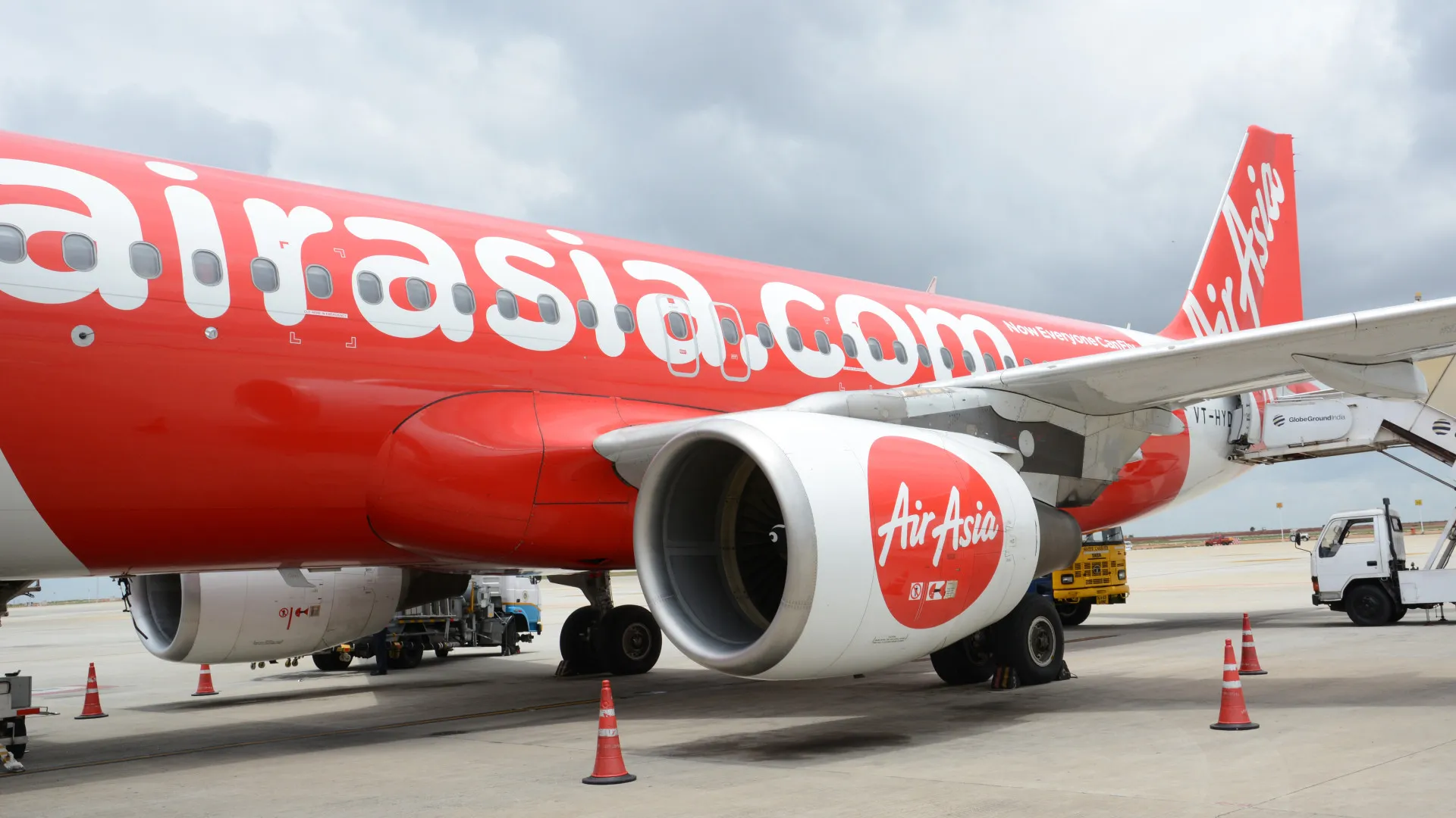 
                    AirAsia X aplica sobretaxas de combustível perante crise energética
                