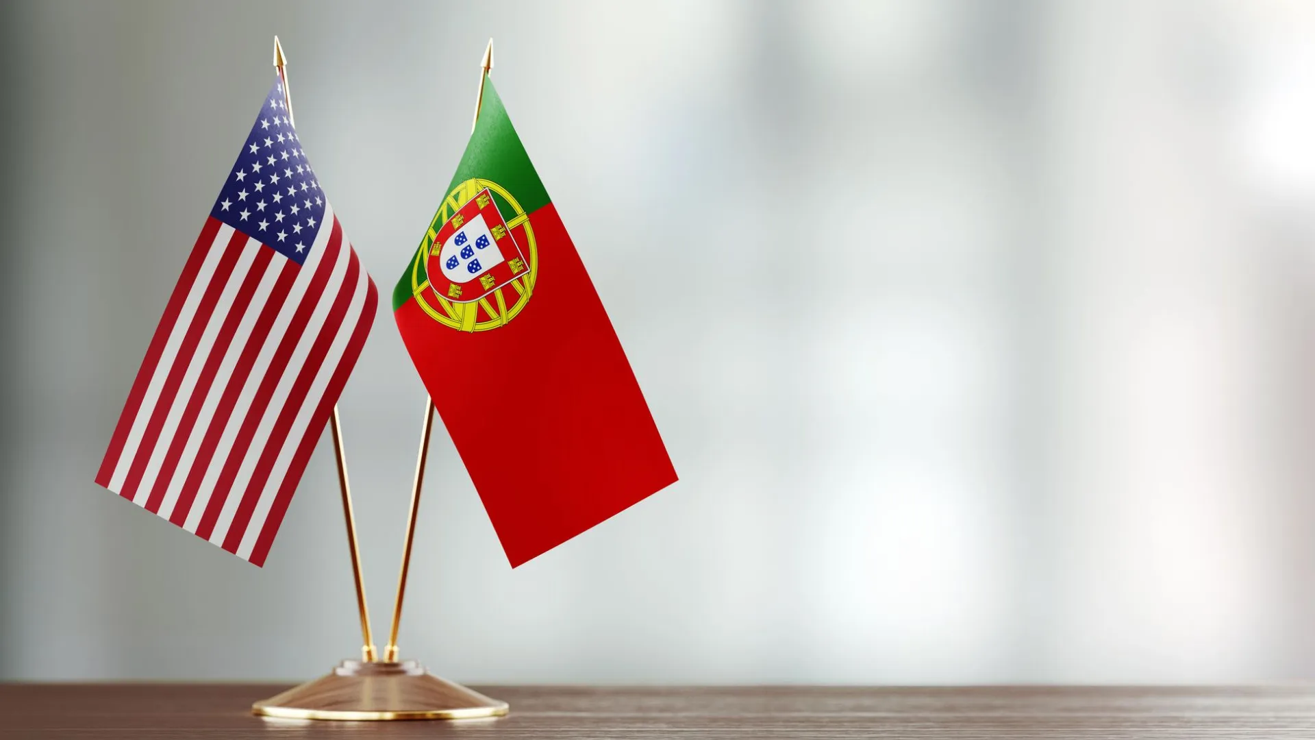 
                    Portugueses nos EUA mobilizam-se contra projeto de lei que extinguiria dupla cidadania
                