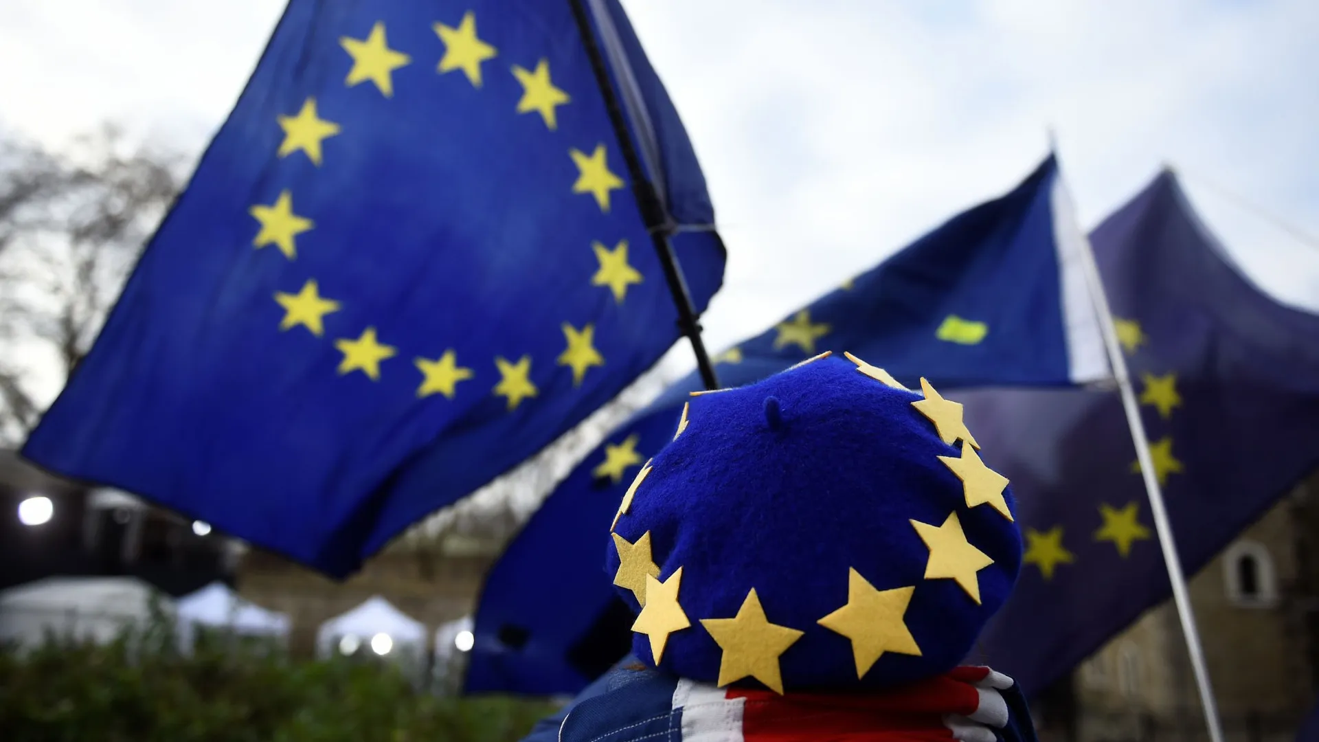 
                    UE felicita Asfura por eleição como novo Presidente das Honduras
                