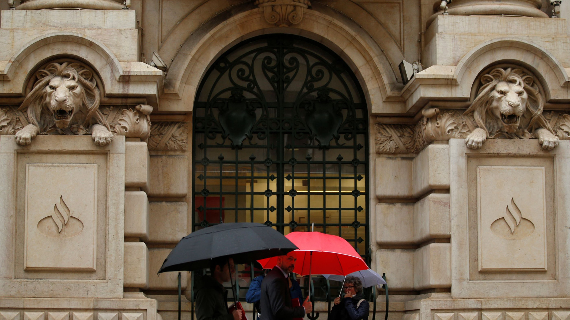 Santander Totta reduziu 82 trabalhadores até setembro