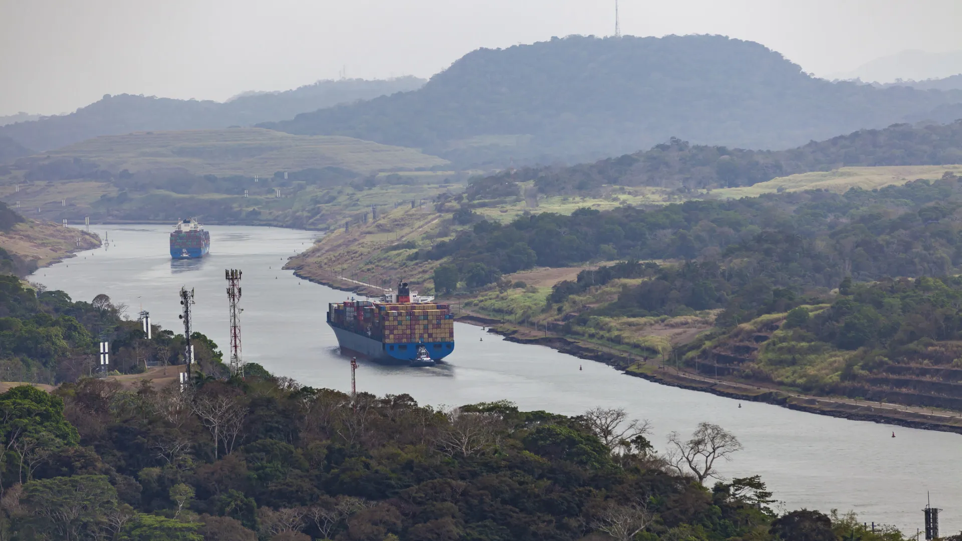 
                    CK Hutchison recorre a arbitragem contra a Maersk em disputa por portos no Panamá
                