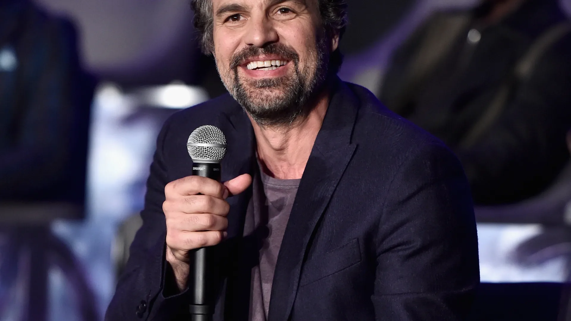 
                    Nova série 'Task' mostra Mark Ruffalo como ex-padre tornado agente do FBI
                