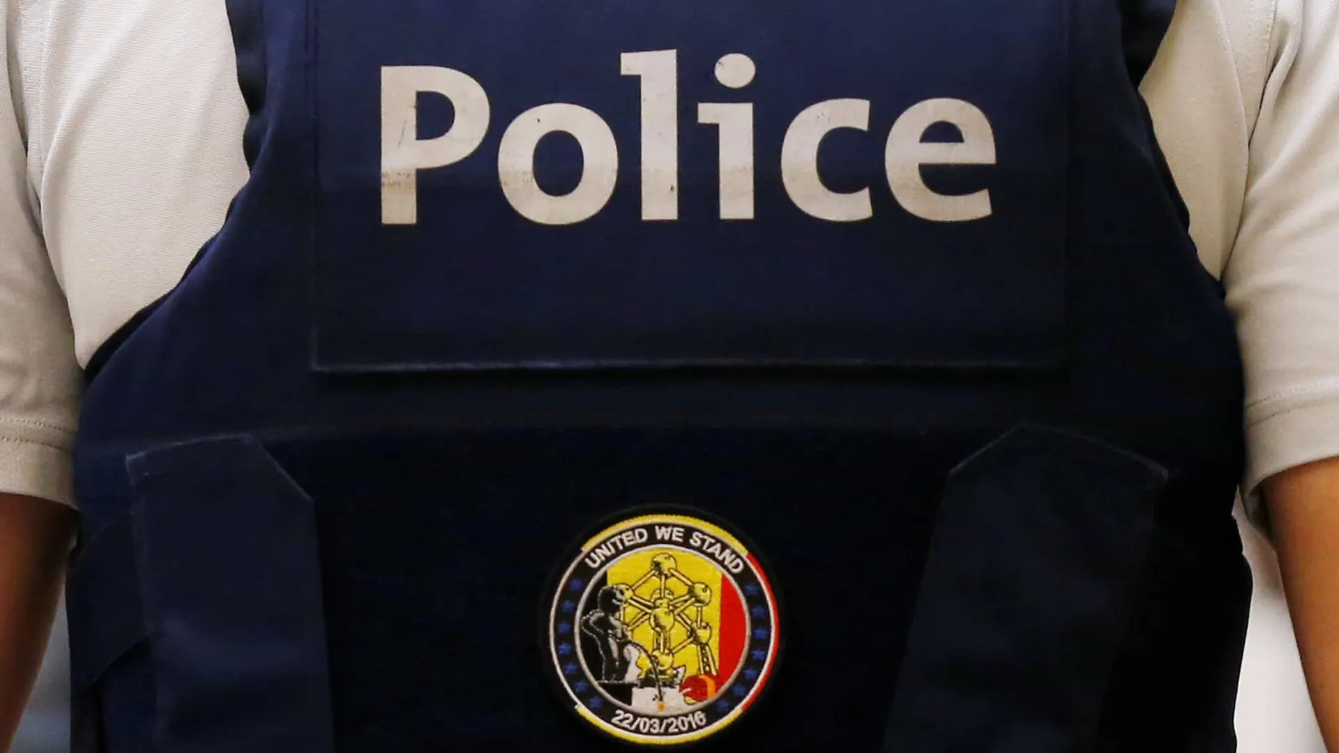 
                    Dois menores suspeitos de incendiar carro no bairro judaico de Antuérpia
                