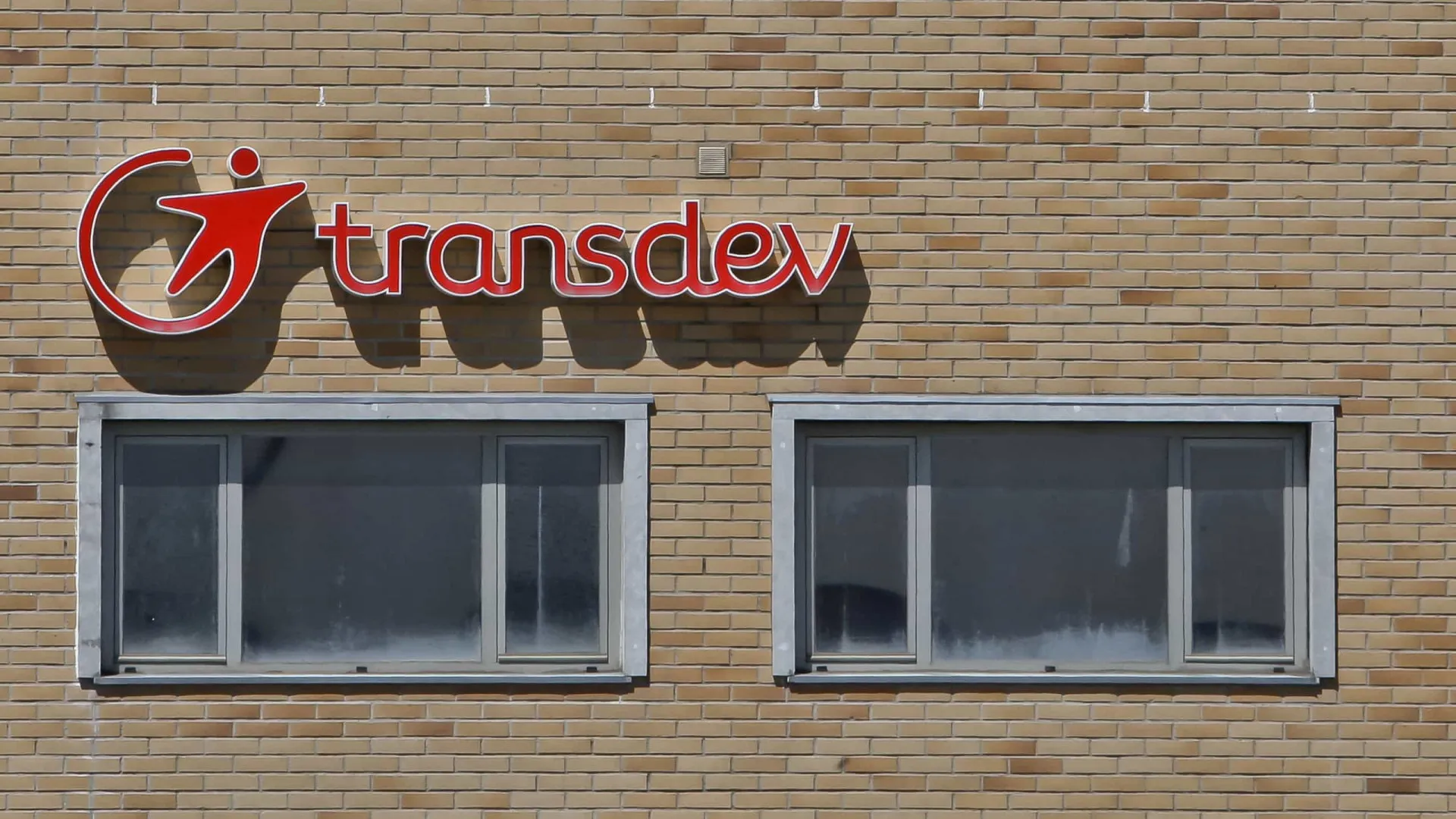 
                    Transdev 