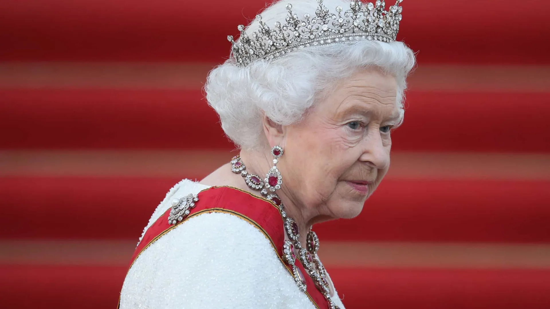 Rainha Isabel II tem um novo vizinho: é um russo e explora petróleo