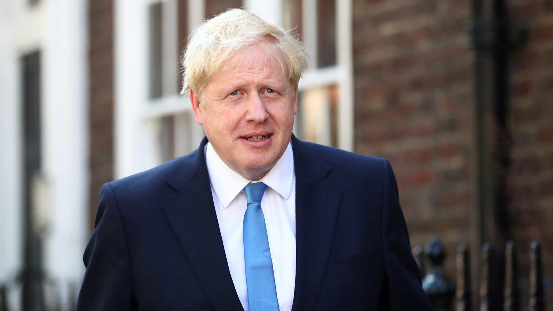 Covid-19: Boris Johnson hospitalizado por precaução