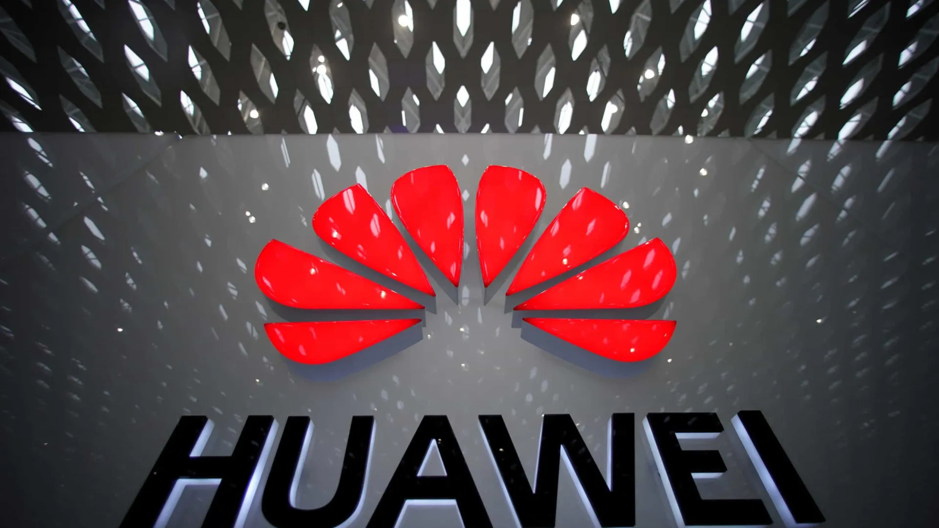 
                    Televisão 'premium' da Huawei terá processador de telemóvel
                