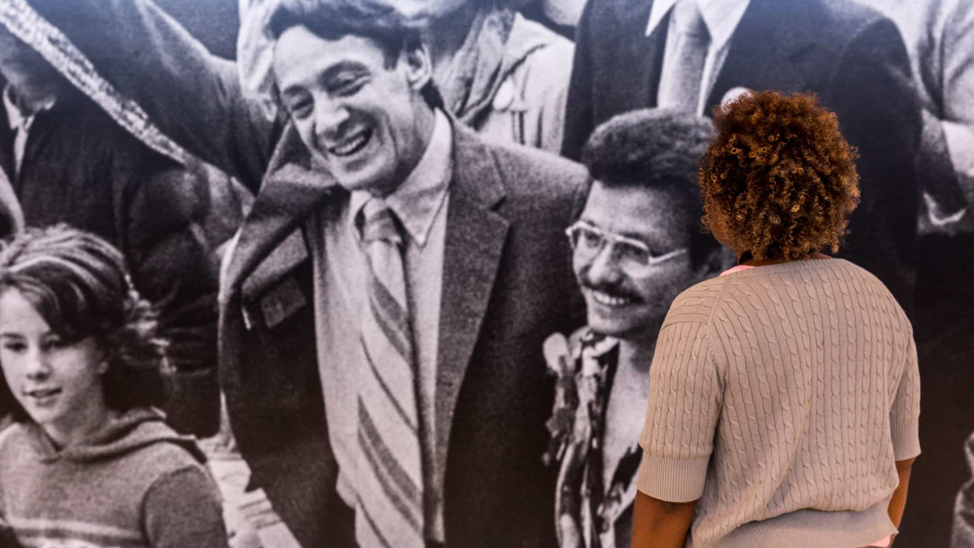 EUA manda retirar nome do ativista 'gay' Harvey Milk de navio da Marinha