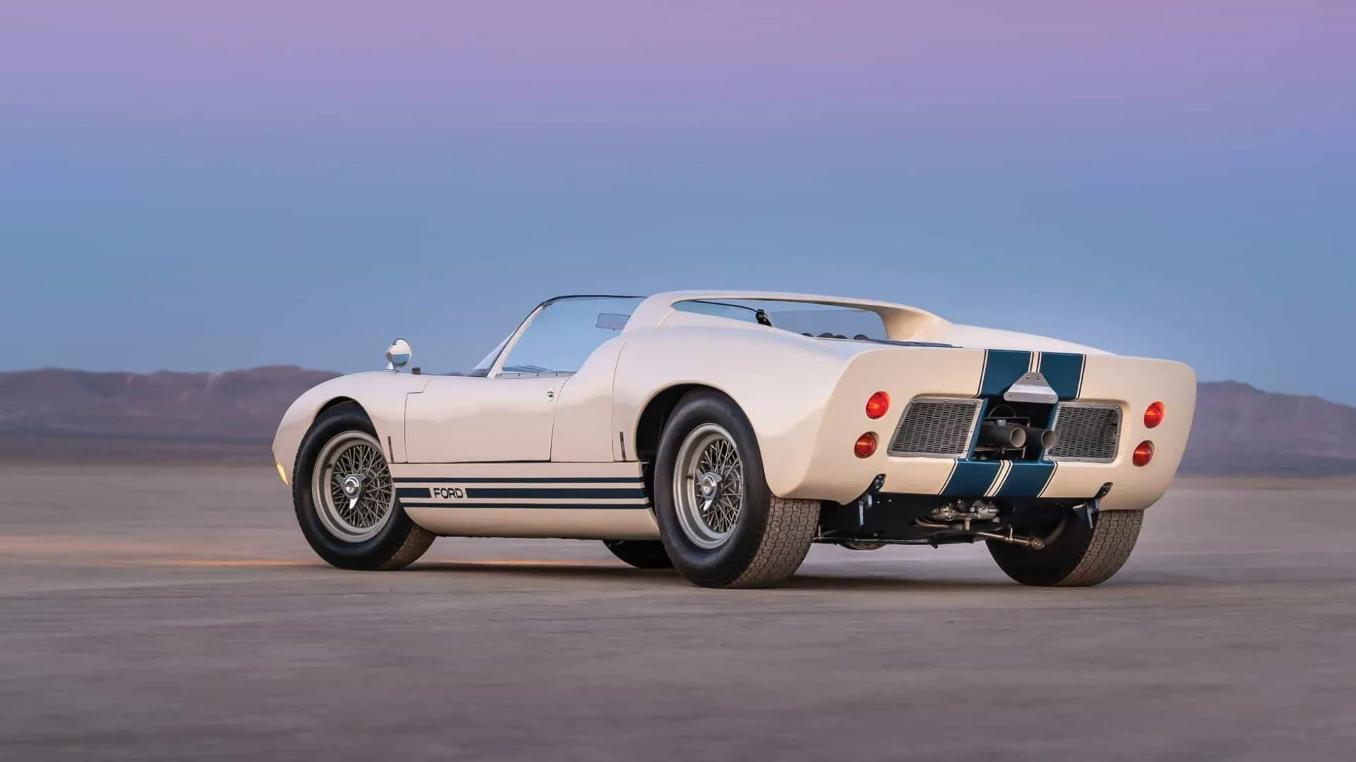 O primeiro Ford GT40 Roadster da história estará à venda este mês
