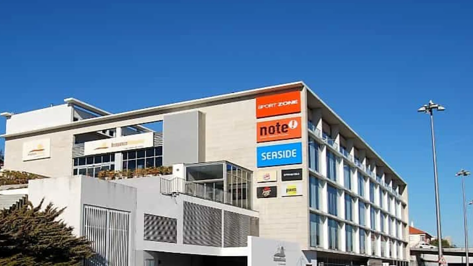 
                    Bragança Shopping reabre hoje após incêndio no parque de estacionamento
                