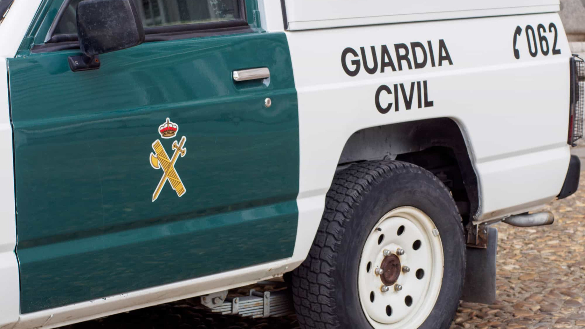 Jovem partilhou fotos de colegas nus geradas por IA. Polícia investiga