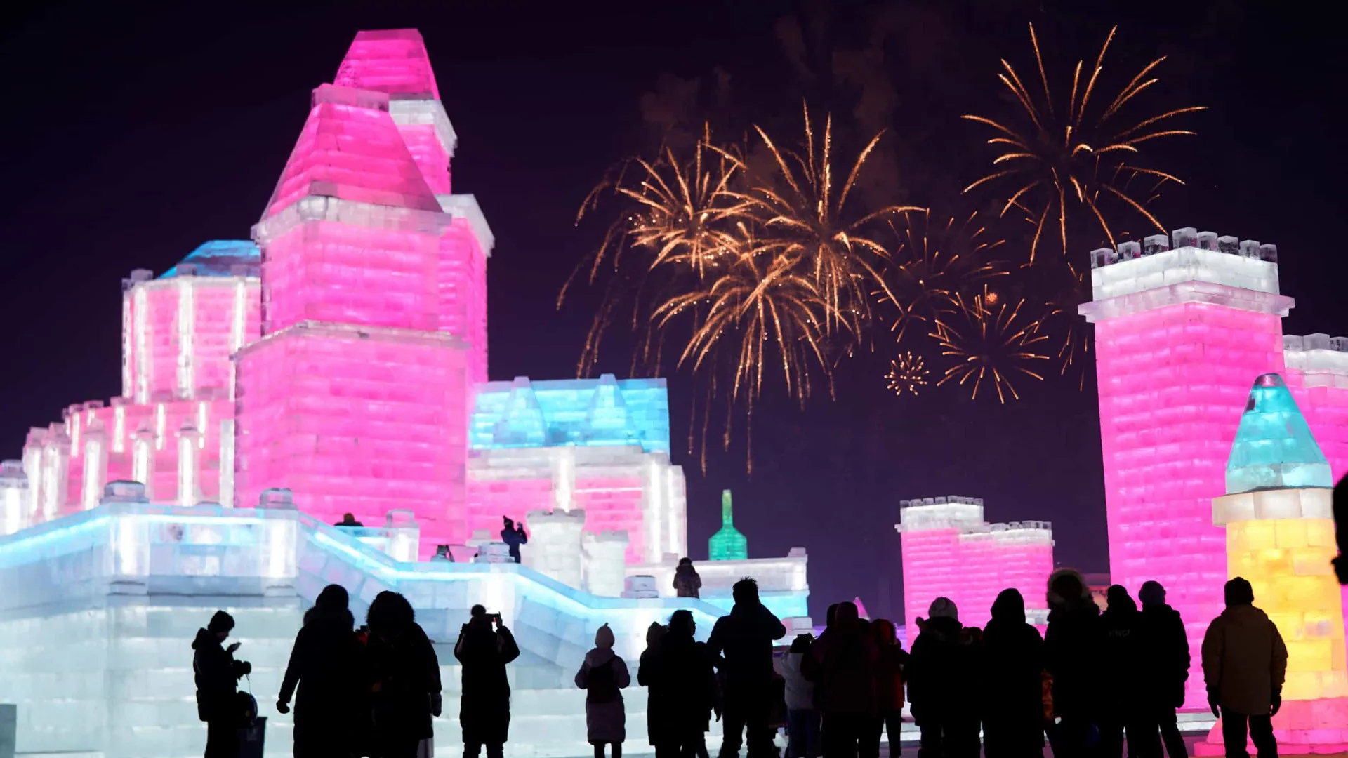Começou o maior festival esculturas de neve e gelo do mundo
