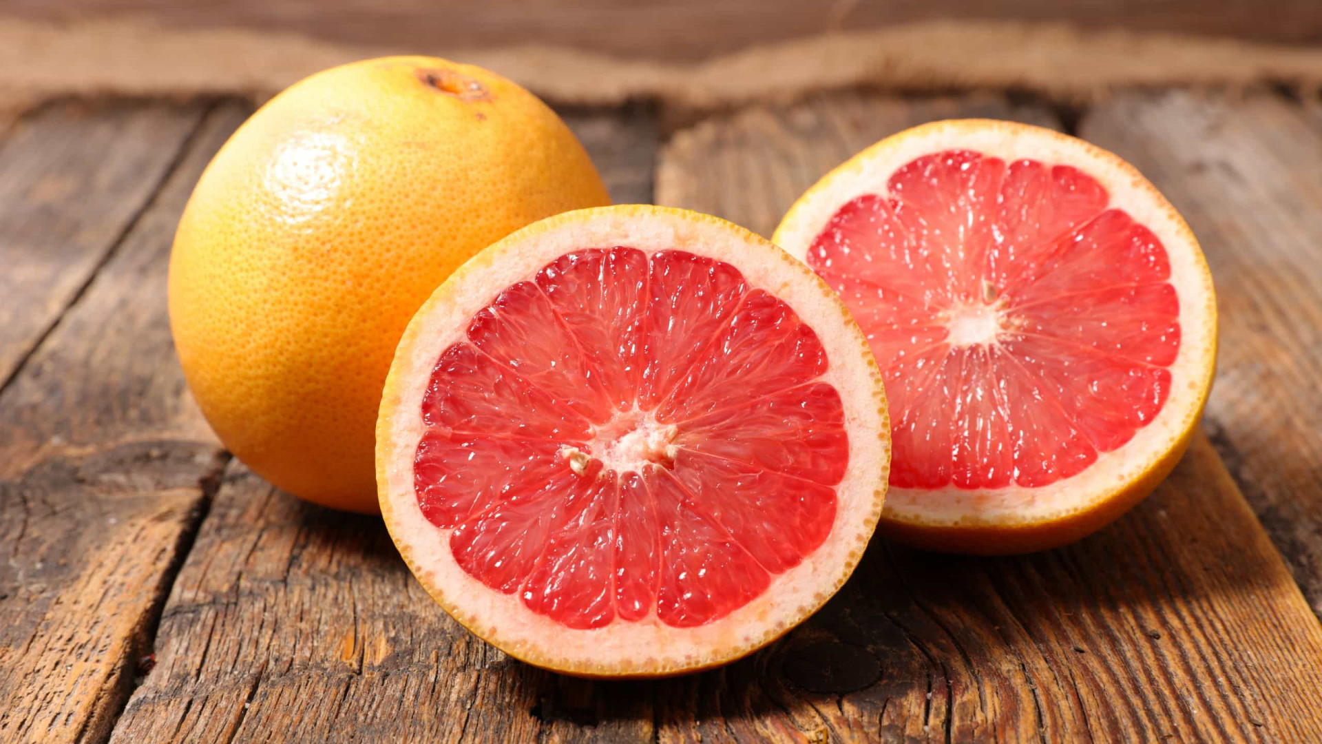 Toranja: os benefícios e os perigos do citrino avermelhado