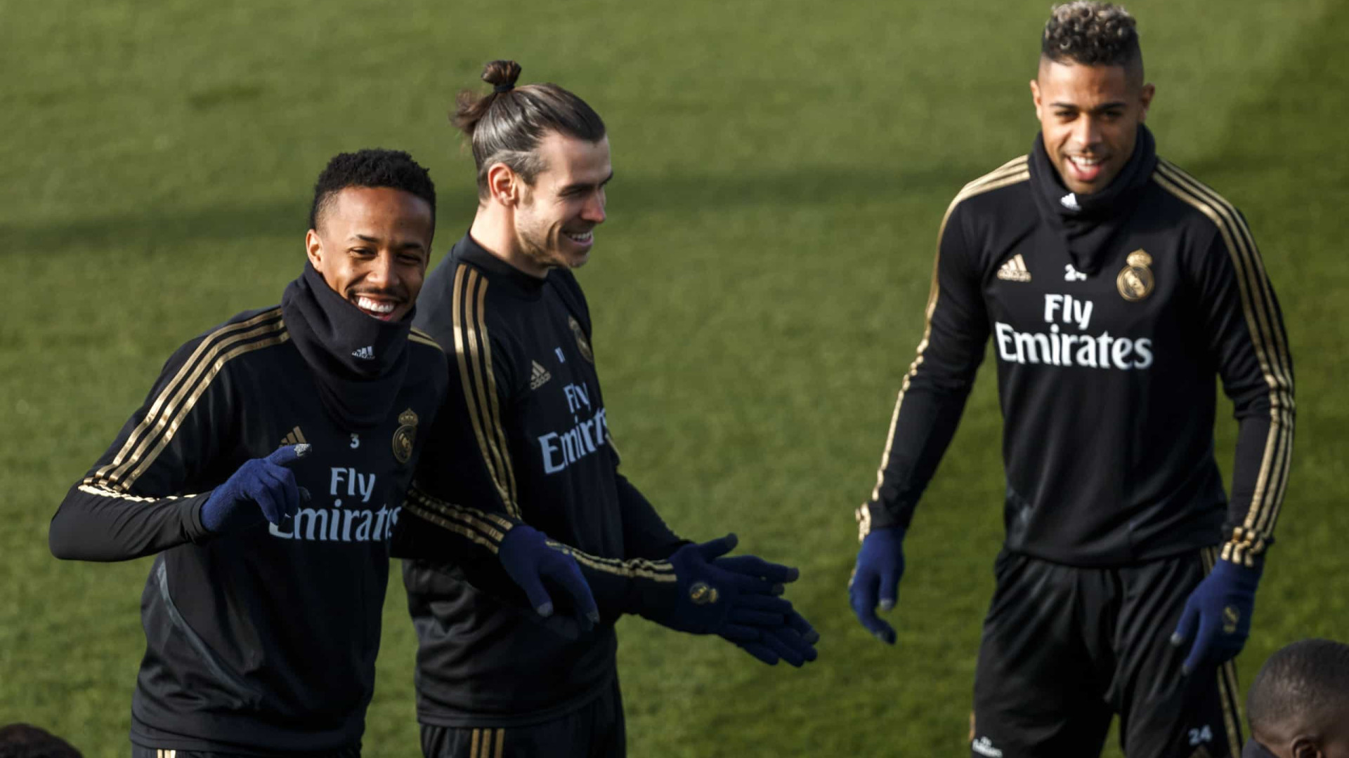 Real Madrid prepara 'limpeza de balneário' e há 11 craques em risco