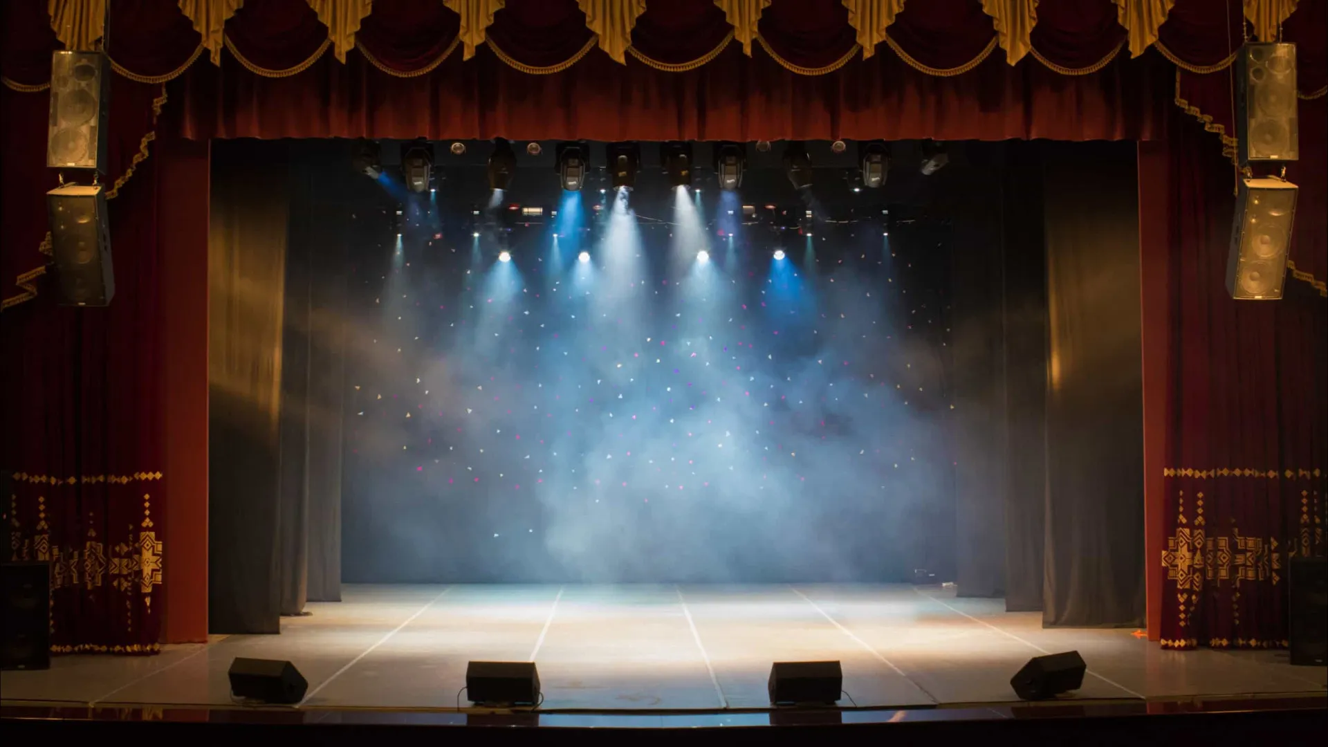 
                    Monólogo de peça de teatro portuguesa gera invasão de palco na Alemanha
                