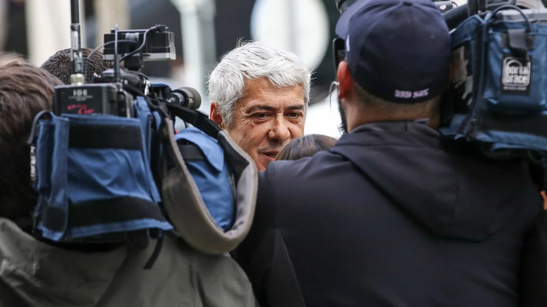 
                    TGV? Sócrates acusa MP de basear alegada corrupção em 