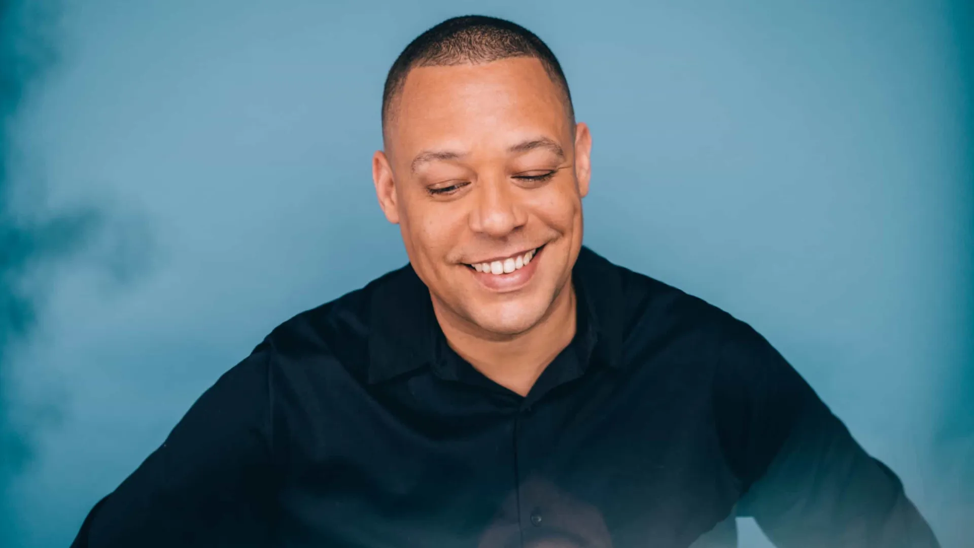 
                    Celebração do 25 de Abril no Porto com Carlão e Galandum Galundaina
                